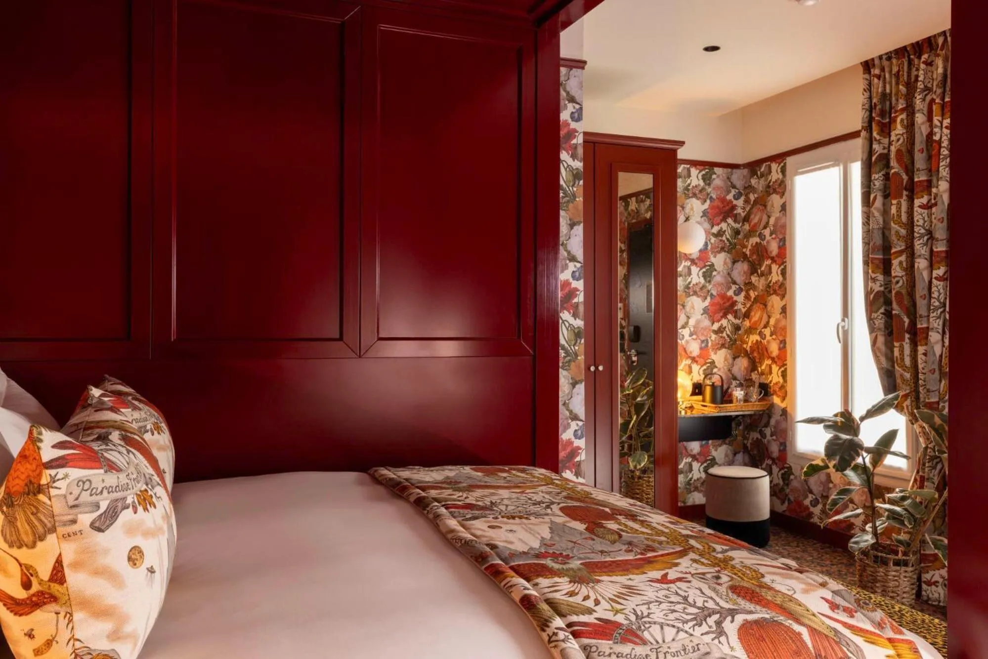 Bed in Hôtel Ginette à la Folie & Spa