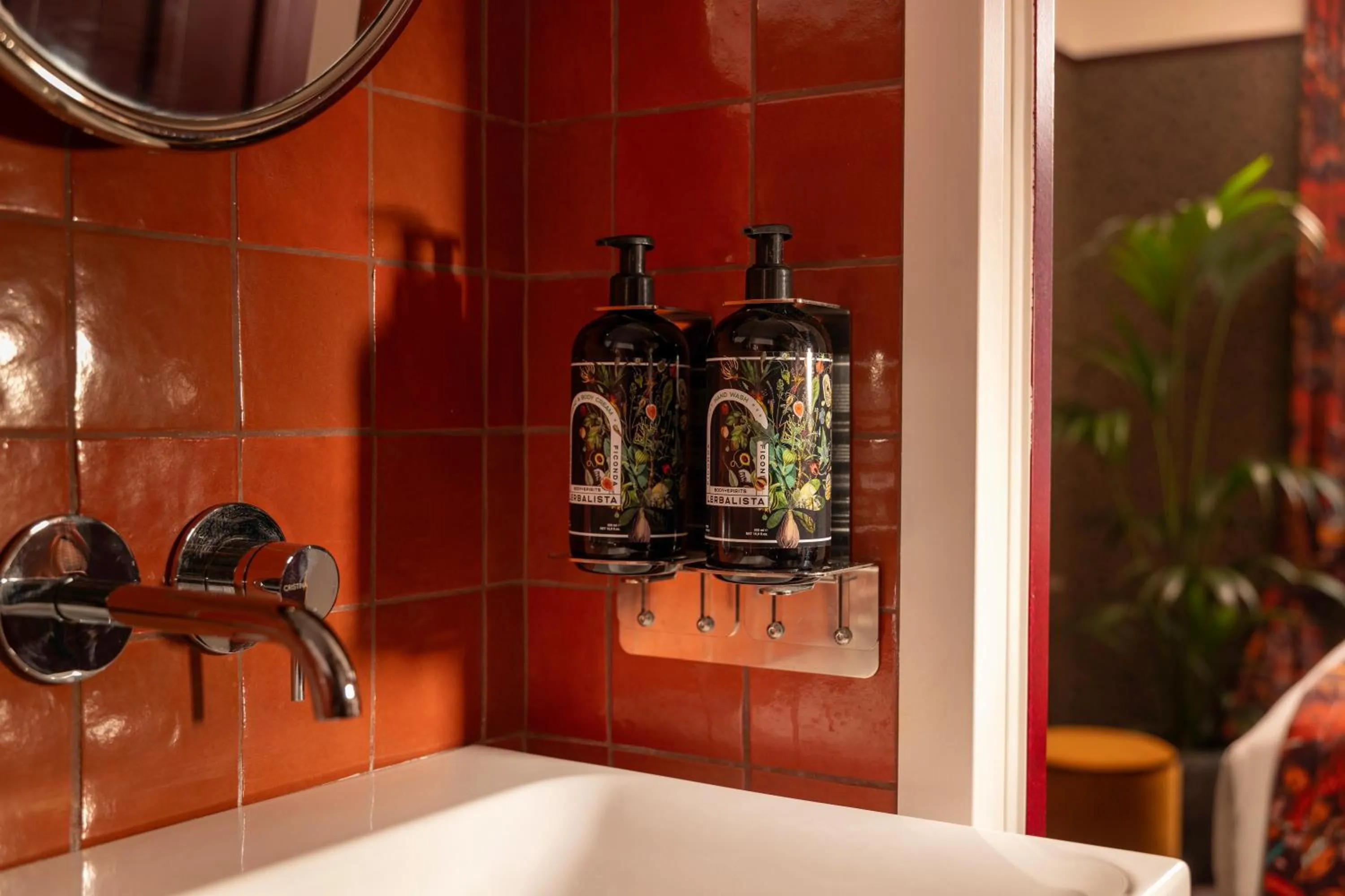 Bathroom in Hôtel Ginette à la Folie & Spa