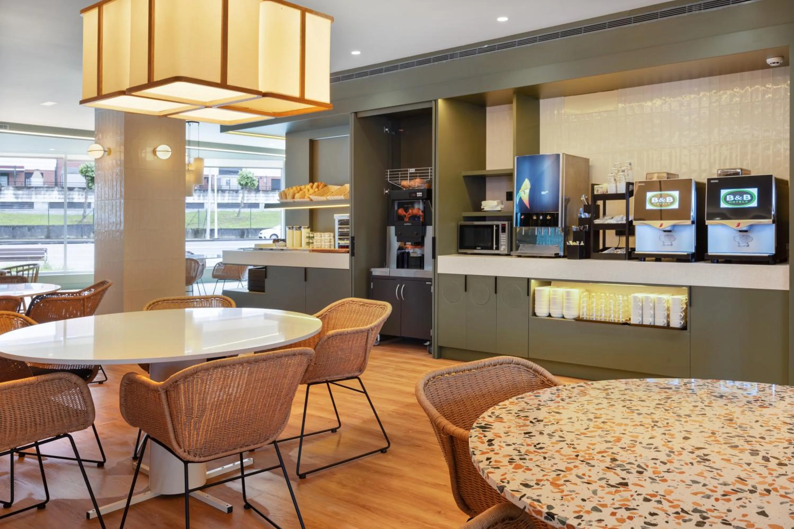 Restaurant/places to eat in B&B HOTEL Castro Urdiales