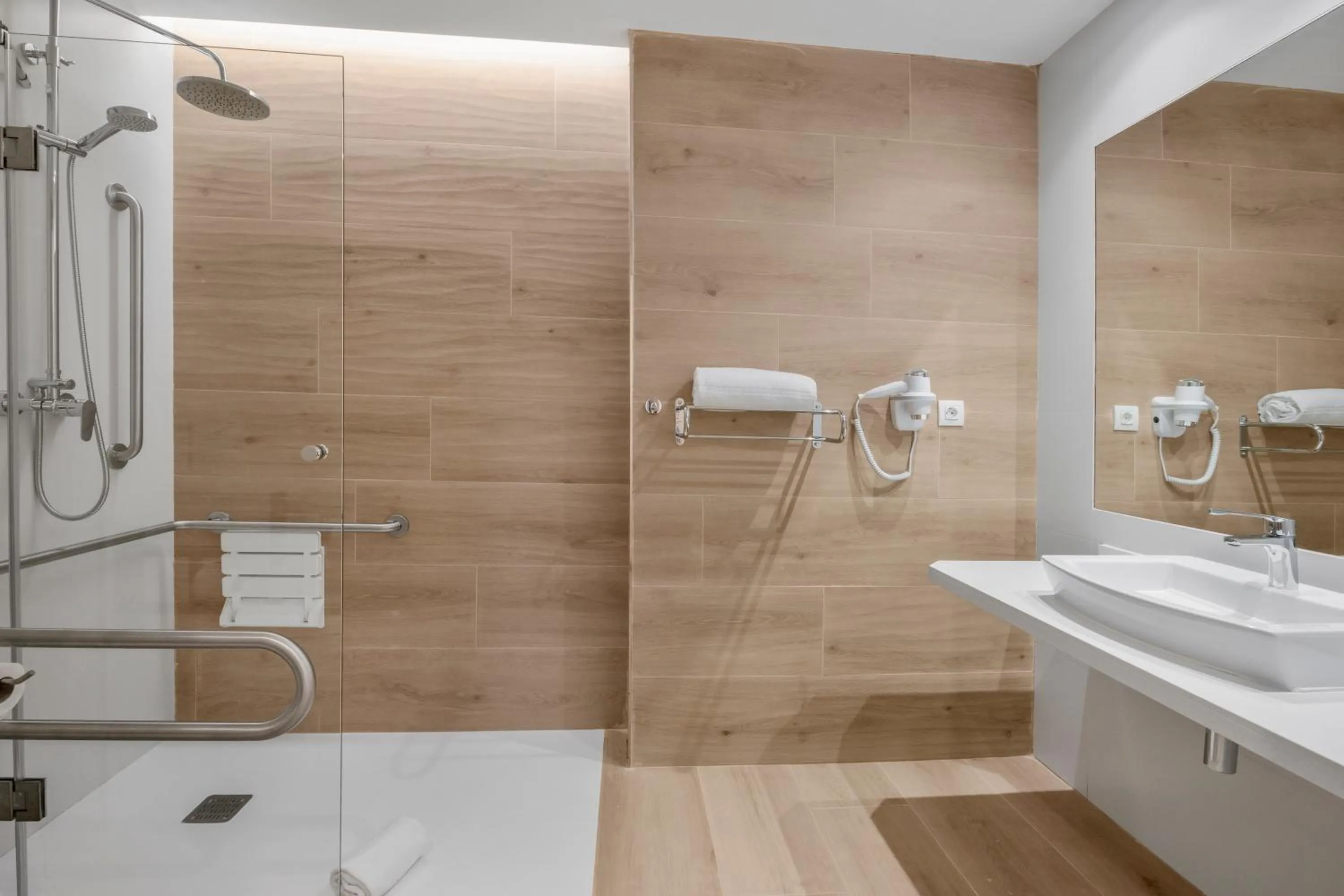 Shower in B&B HOTEL Castro Urdiales