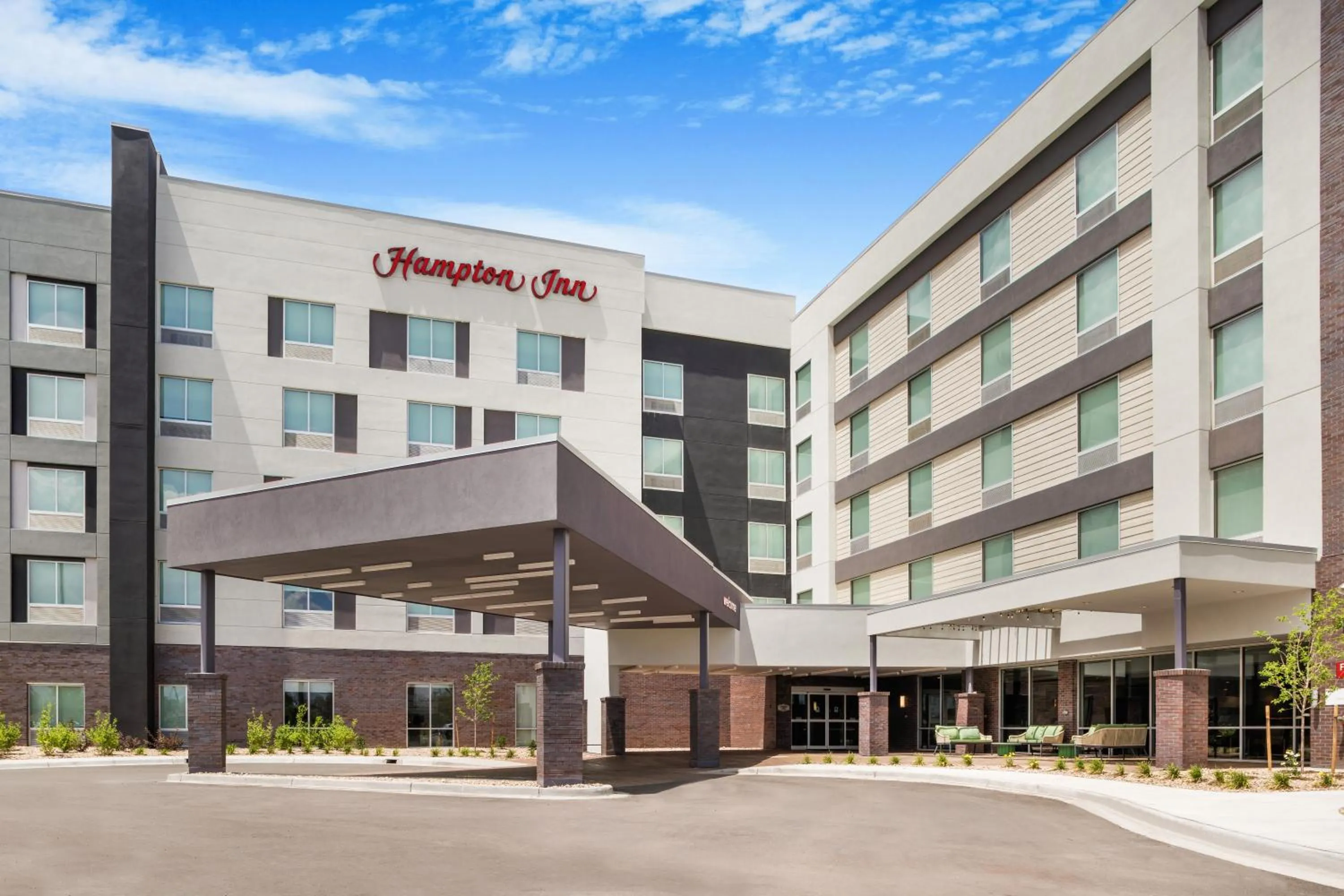 Property building in Hampton Inn Aurora Medical Center Denver