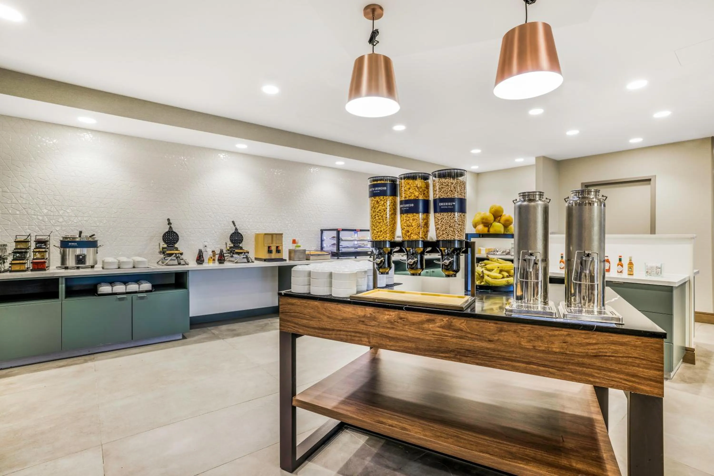 Breakfast in Hampton Inn Aurora Medical Center Denver