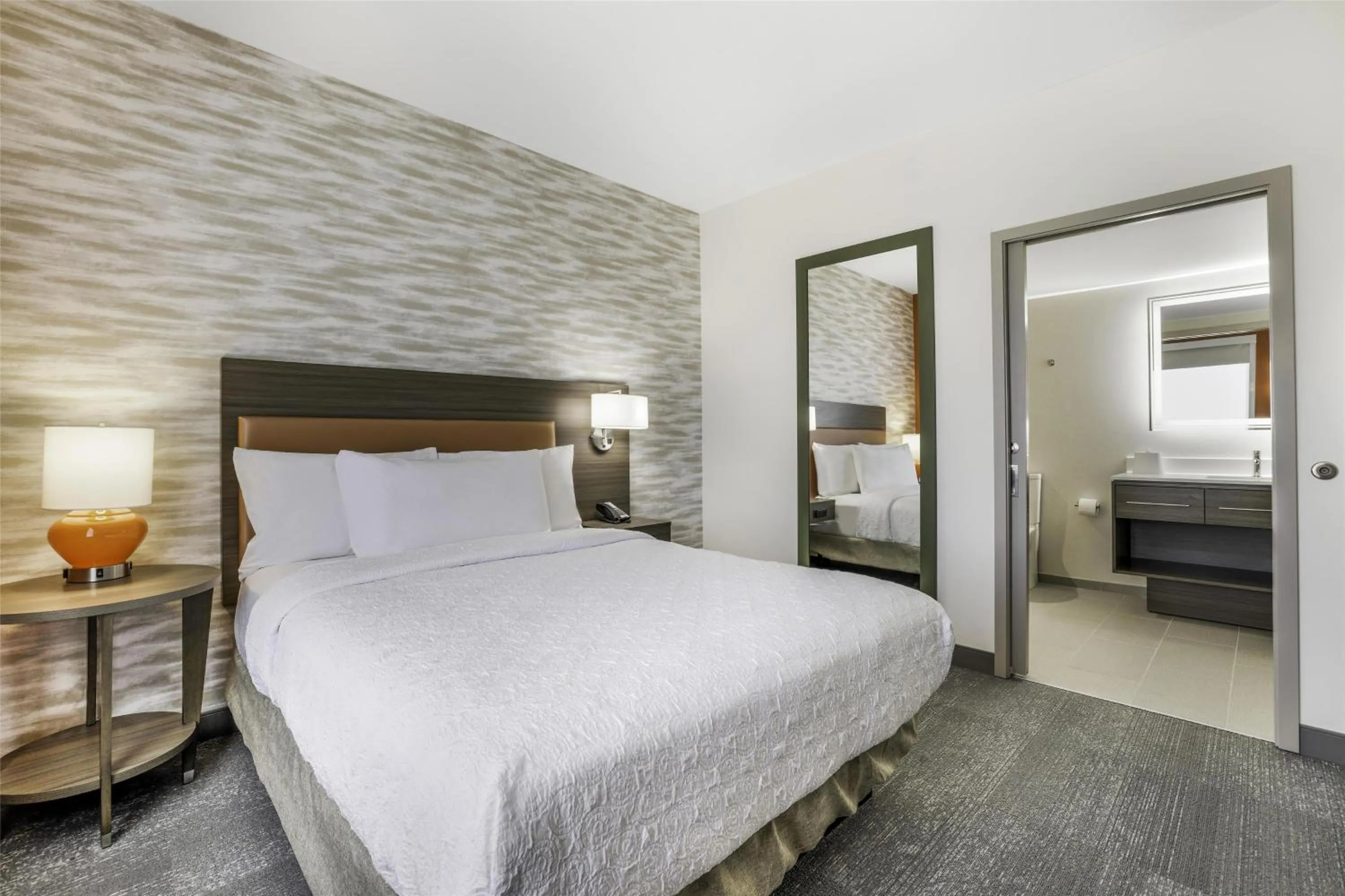 Bed in Home2 Suites By Hilton Aurora Medical Center Denver