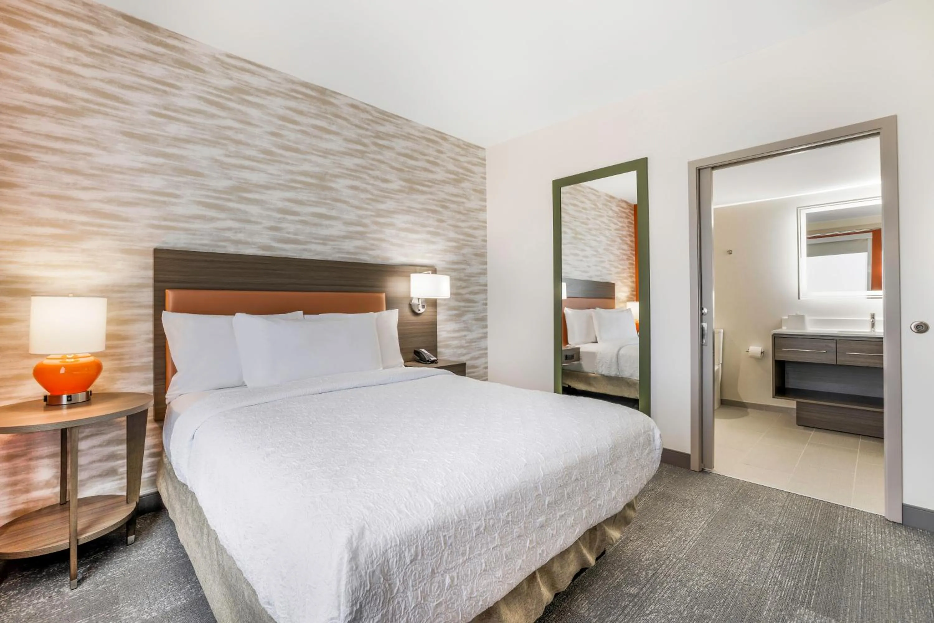 Bed in Home2 Suites By Hilton Aurora Medical Center Denver