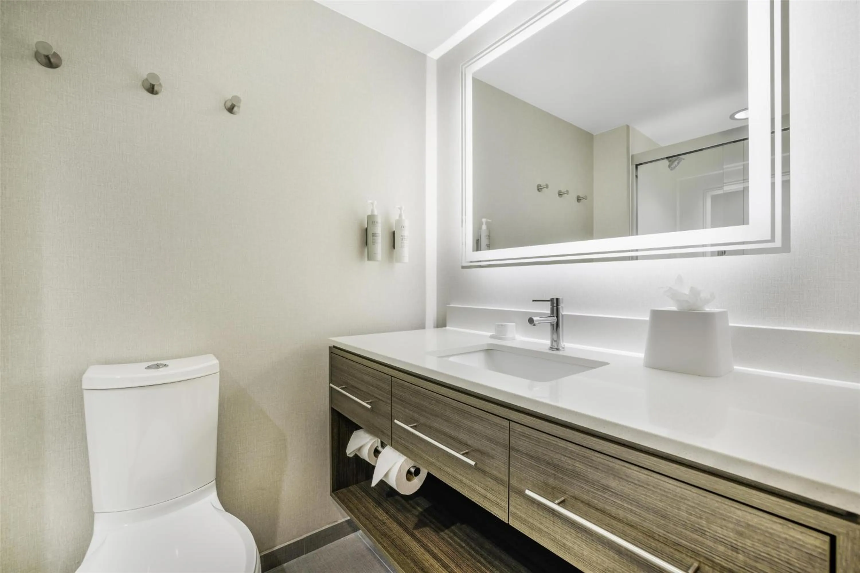 Bathroom in Home2 Suites By Hilton Aurora Medical Center Denver