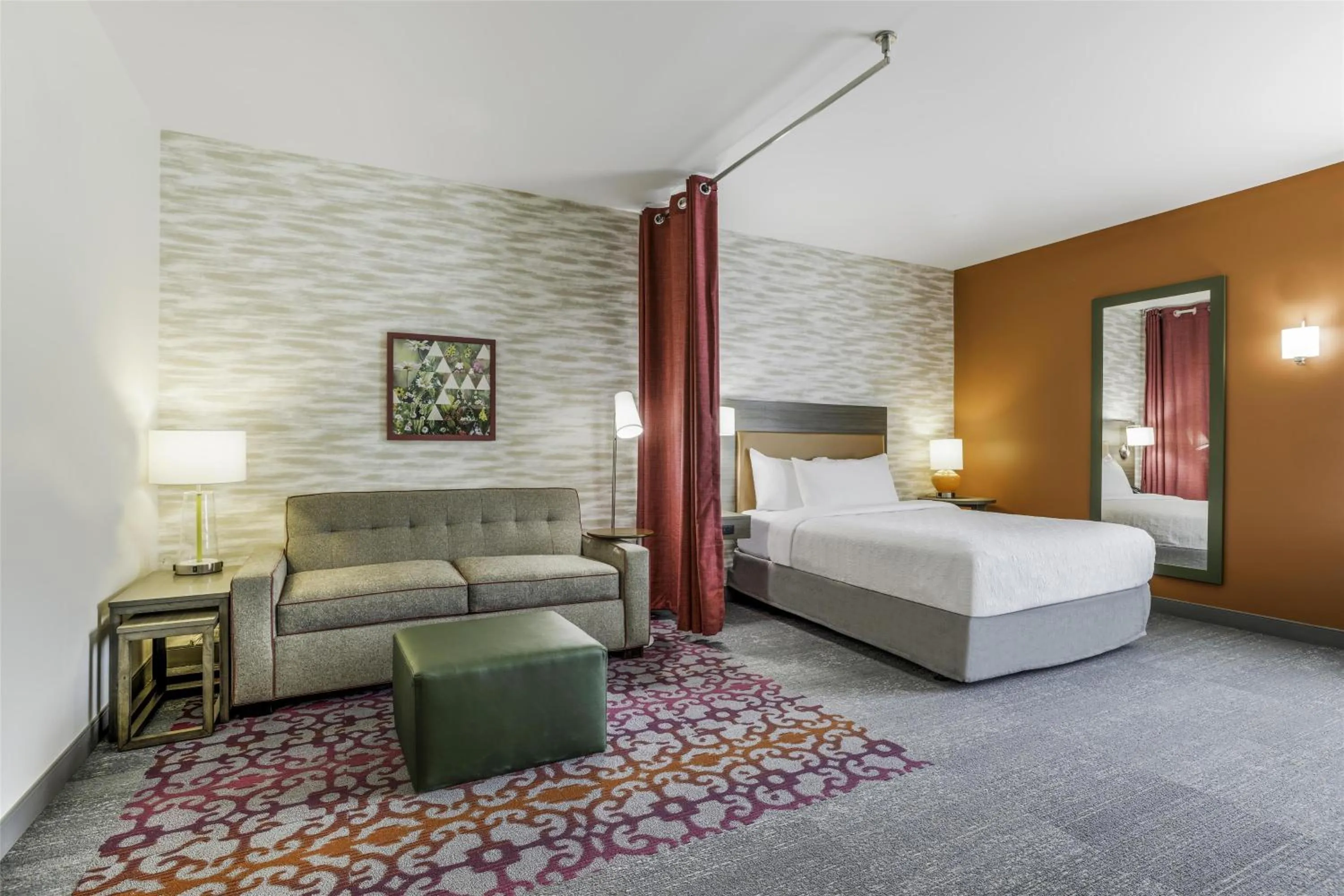 Living room, Bed in Home2 Suites By Hilton Aurora Medical Center Denver