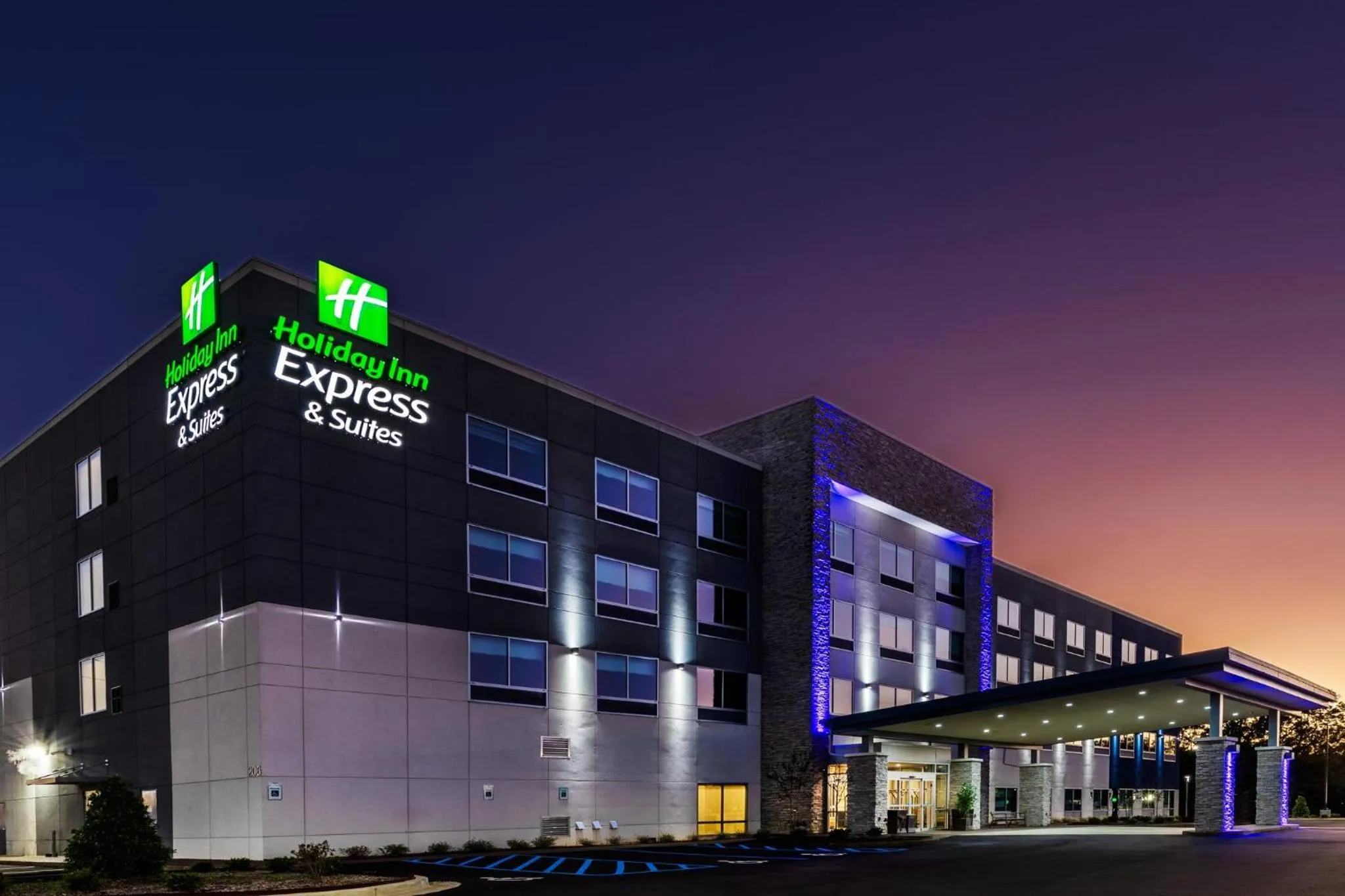 Property building in Holiday Inn Express & Suites Senatobia I-55 by IHG