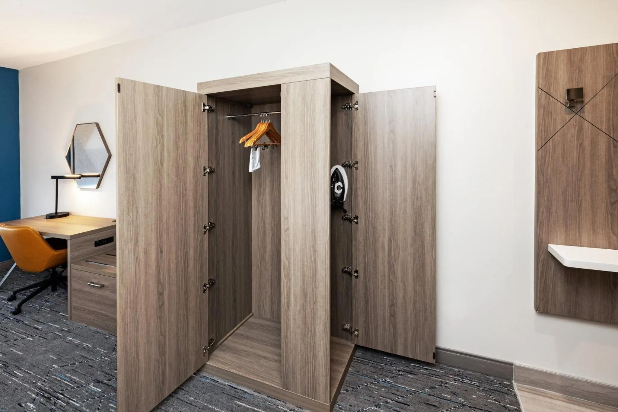 Swimming pool in Holiday Inn Express & Suites Senatobia I-55 by IHG