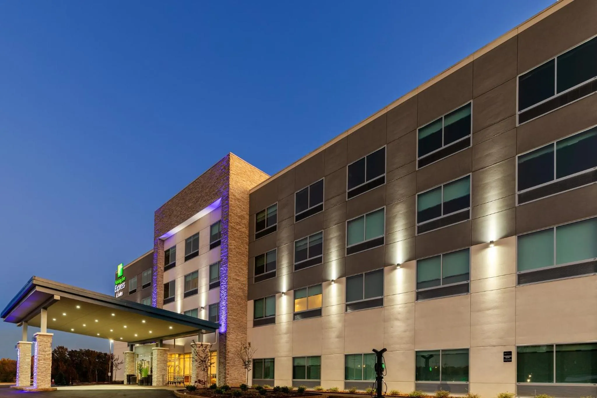 Property building in Holiday Inn Express & Suites Senatobia I-55 by IHG
