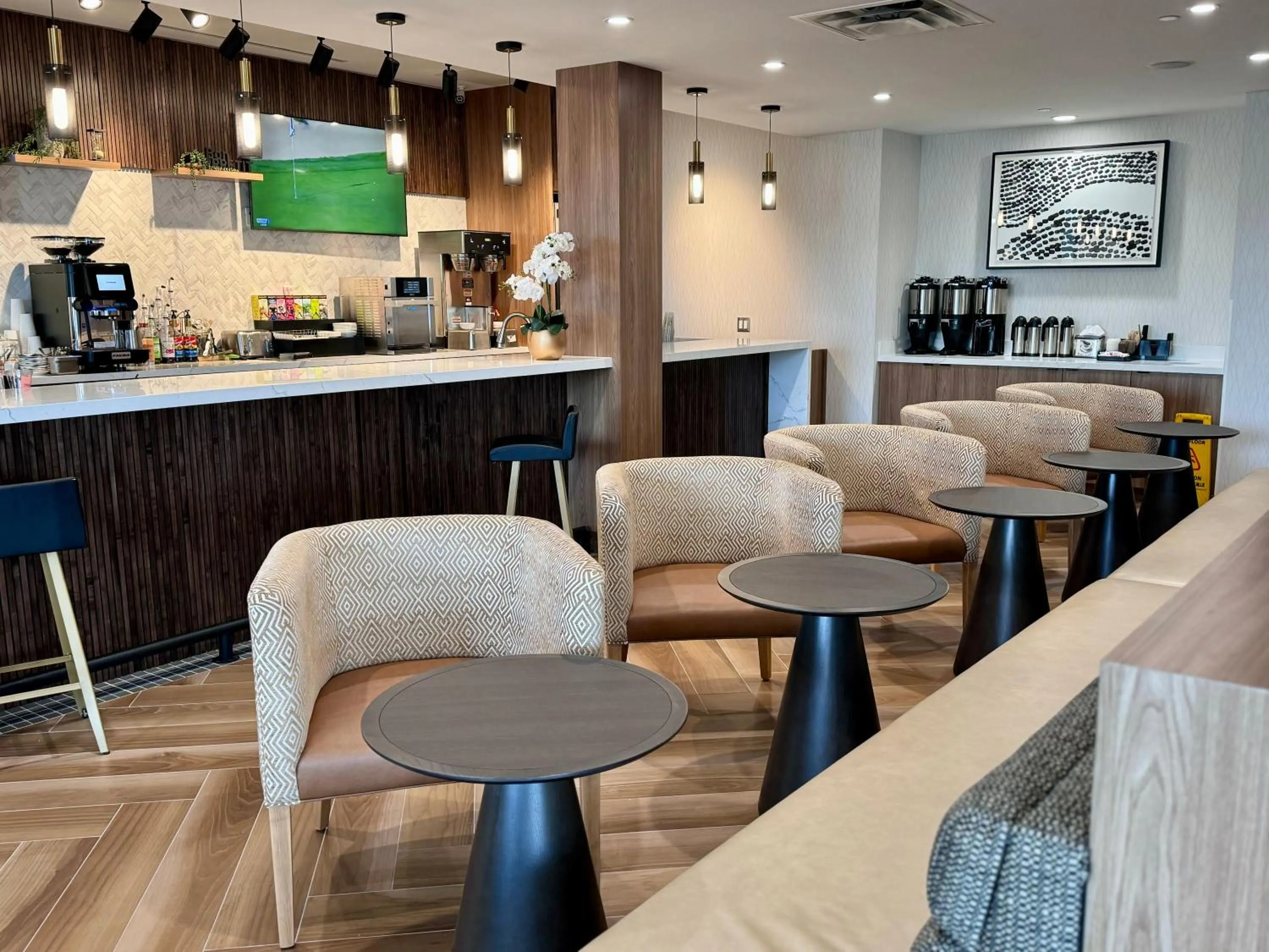 Restaurant/places to eat in Staybridge Suites St. Catharines Conf Ctr by IHG