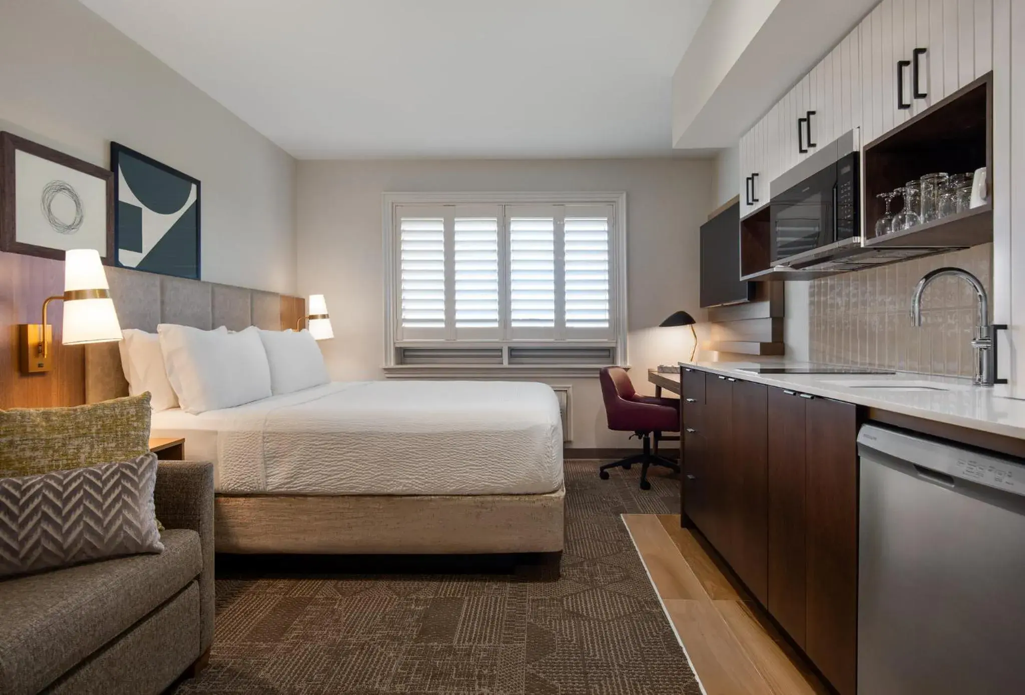 Deluxe King Studio in Staybridge Suites St. Catharines Conf Ctr by IHG Deluxe King Studio in Staybridge Suites St. Catharines Conf Ctr by IHG