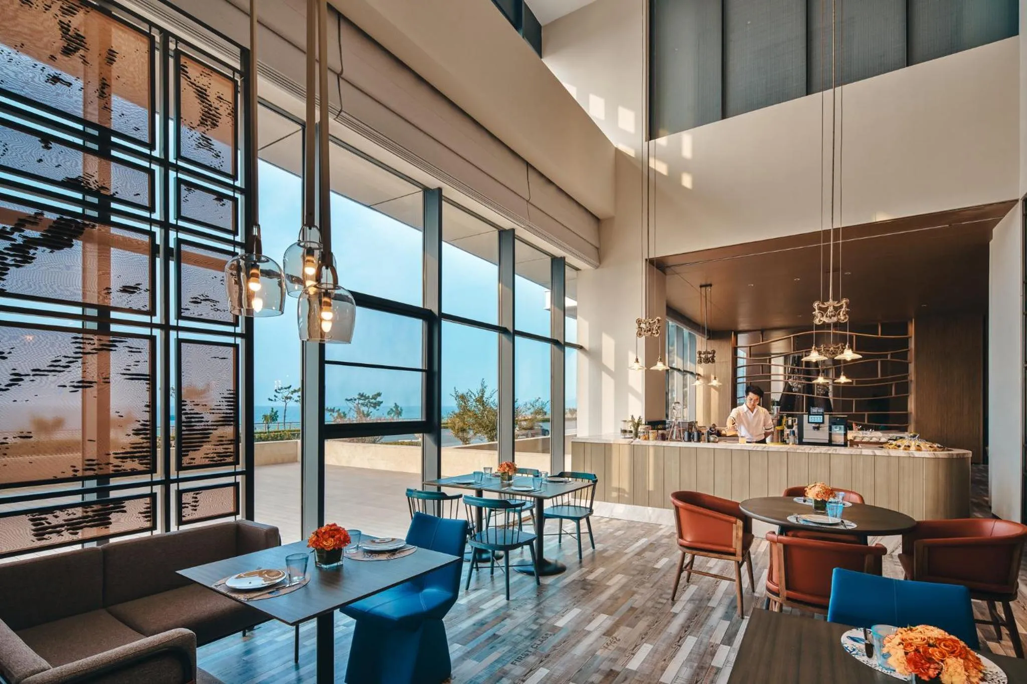 Restaurant/places to eat in Hotel Indigo Yantai Golden Coast by IHG