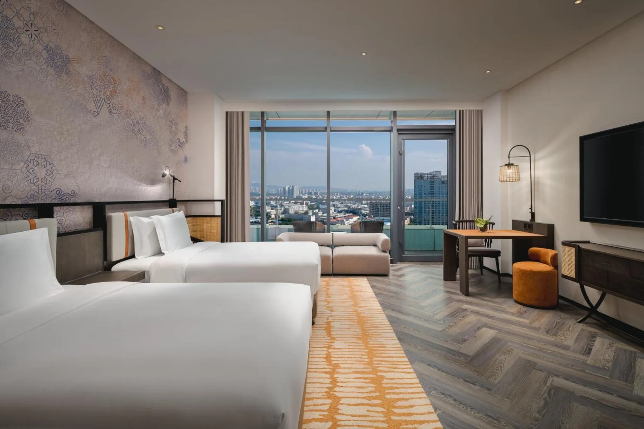 Photo of the whole room, Bed in Hotel Indigo Yantai Golden Coast by IHG