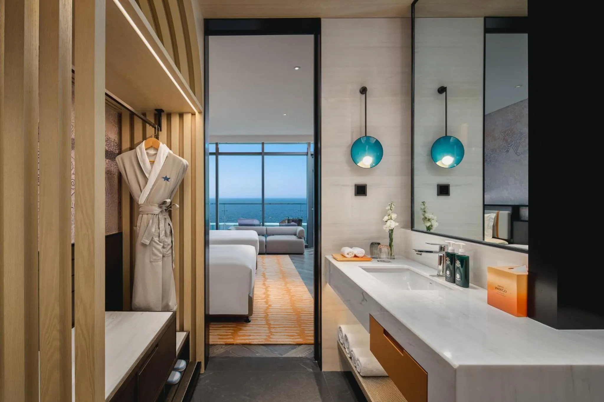 Photo of the whole room, Bed in Hotel Indigo Yantai Golden Coast by IHG