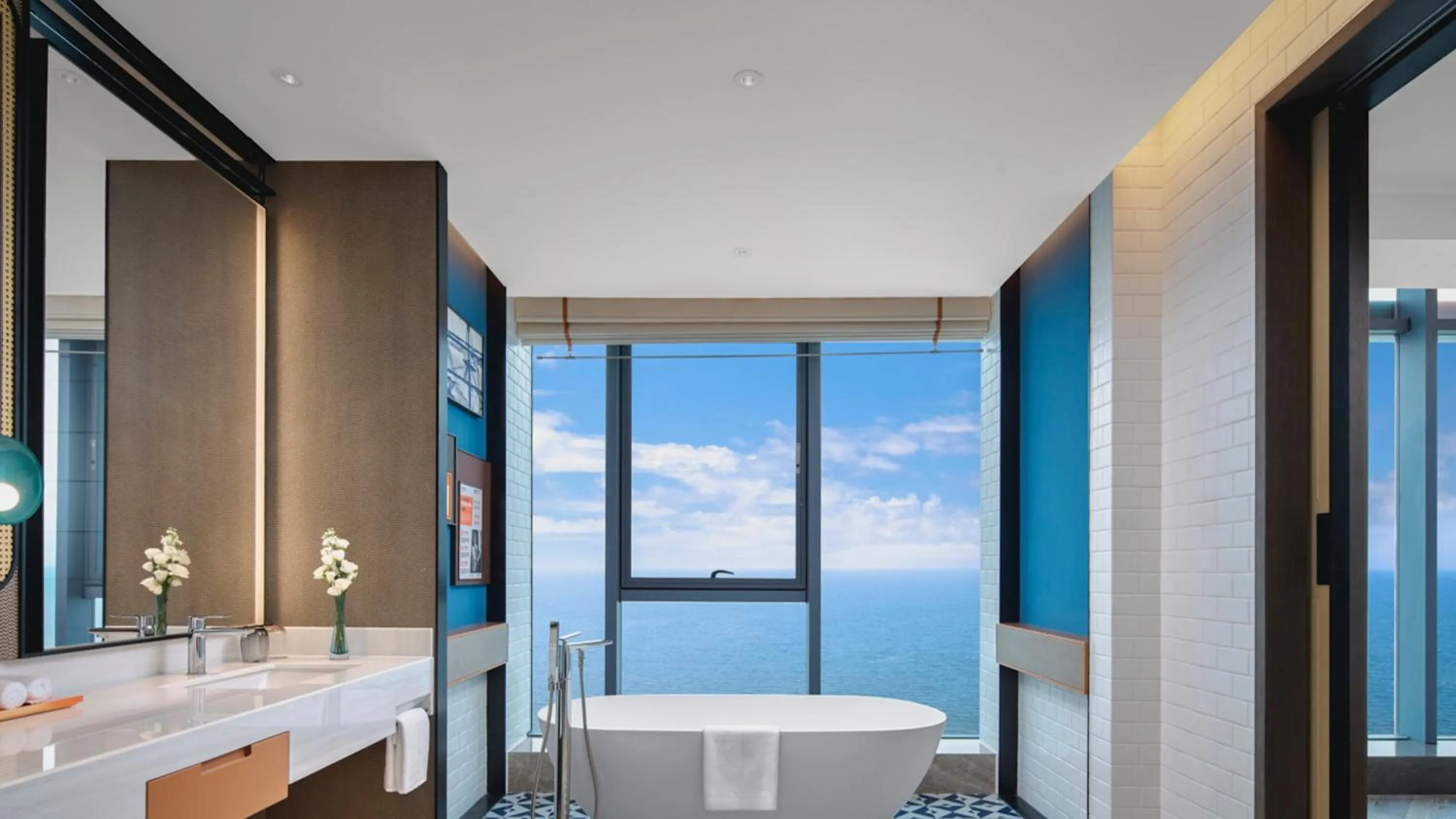 Photo of the whole room in Hotel Indigo Yantai Golden Coast by IHG