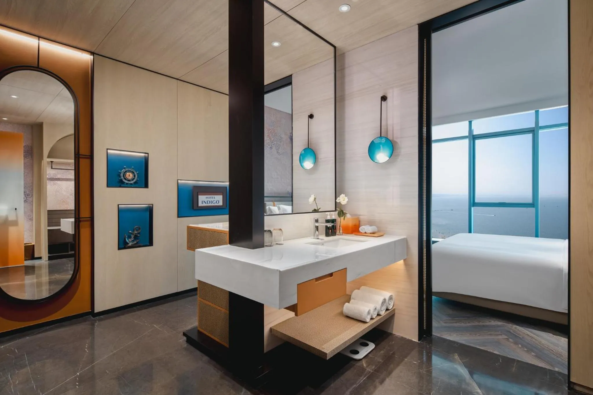 Photo of the whole room, Bed in Hotel Indigo Yantai Golden Coast by IHG