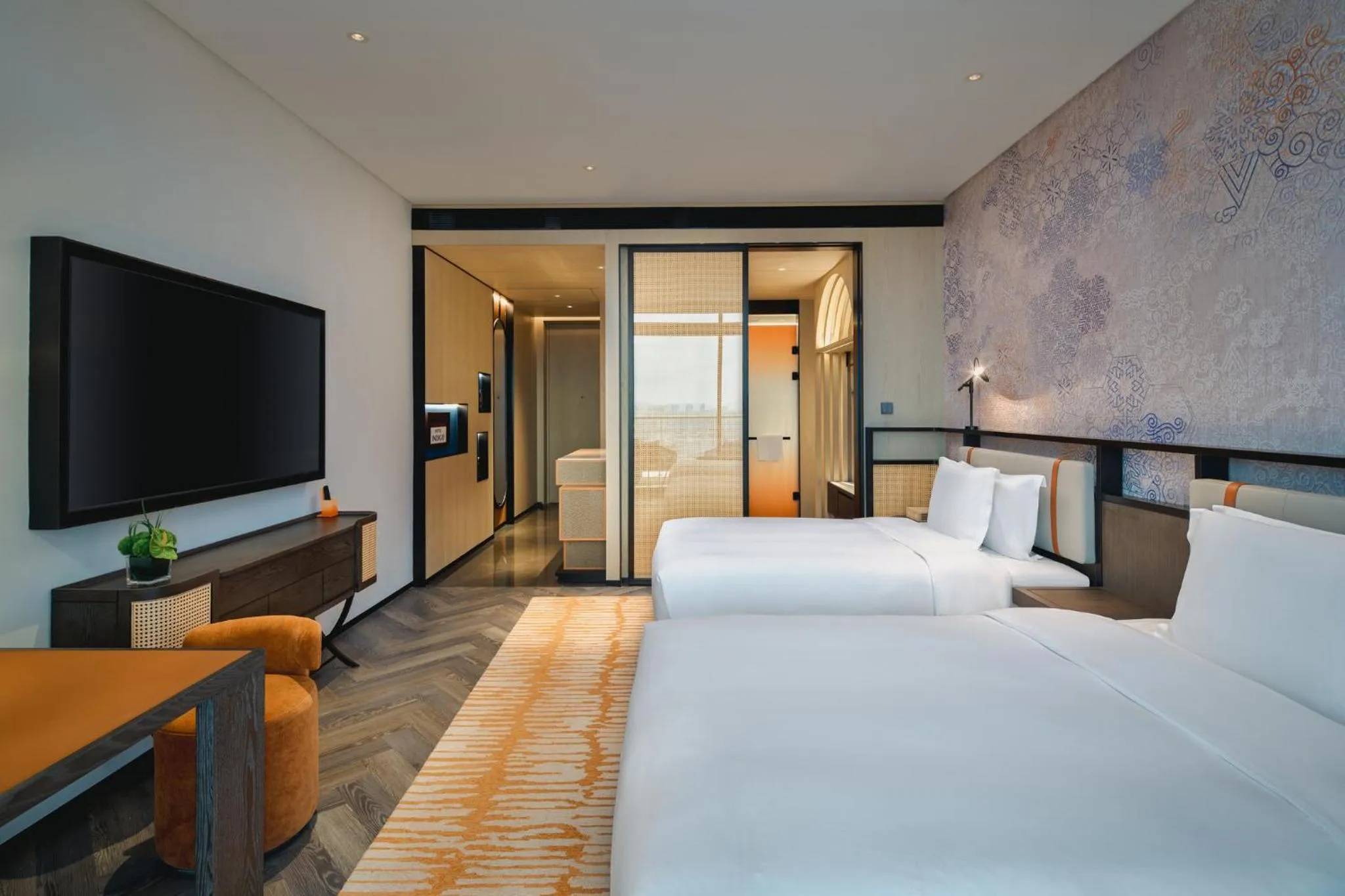 Photo of the whole room, Bed in Hotel Indigo Yantai Golden Coast by IHG