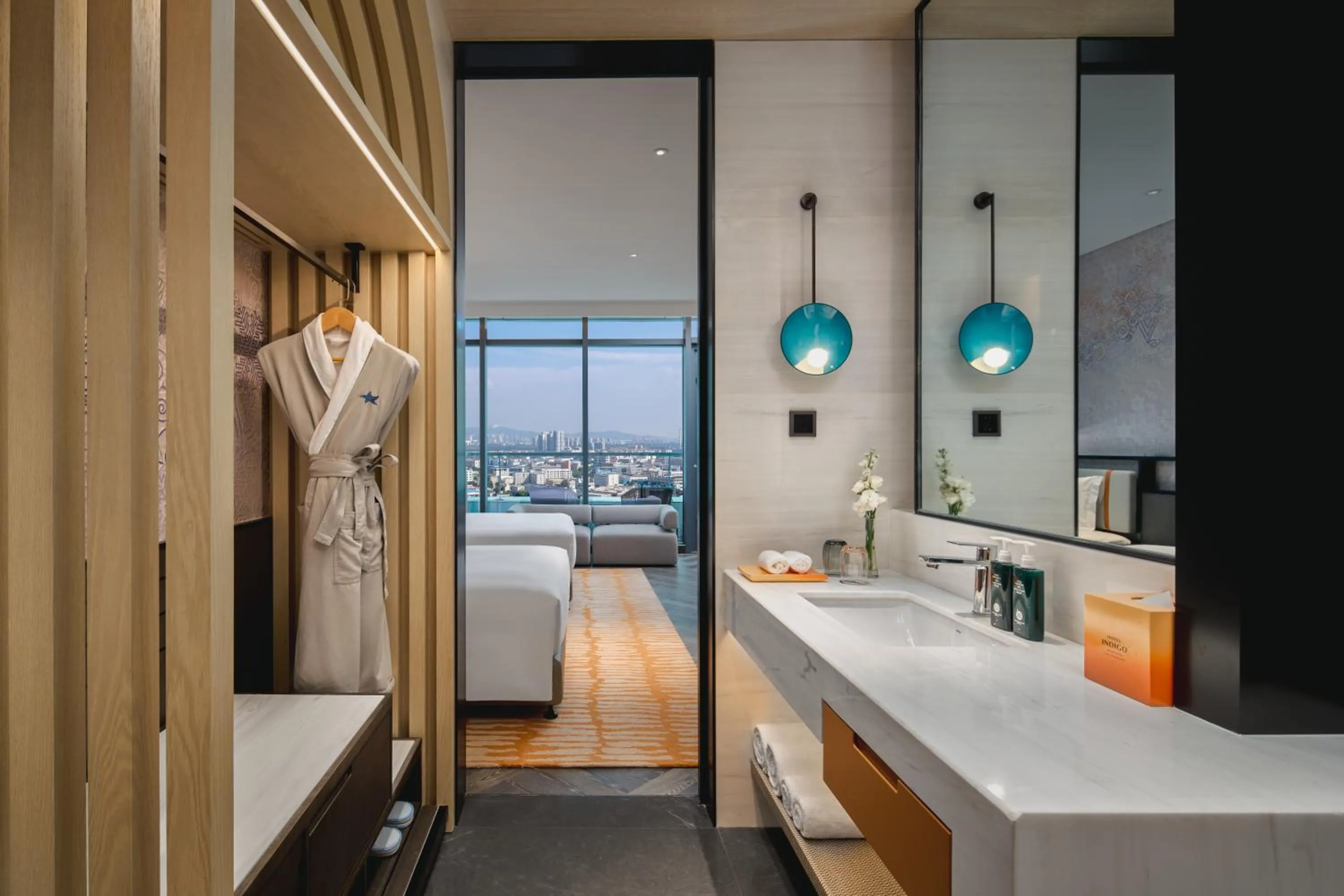 Toilet, Bed in Hotel Indigo Yantai Golden Coast by IHG