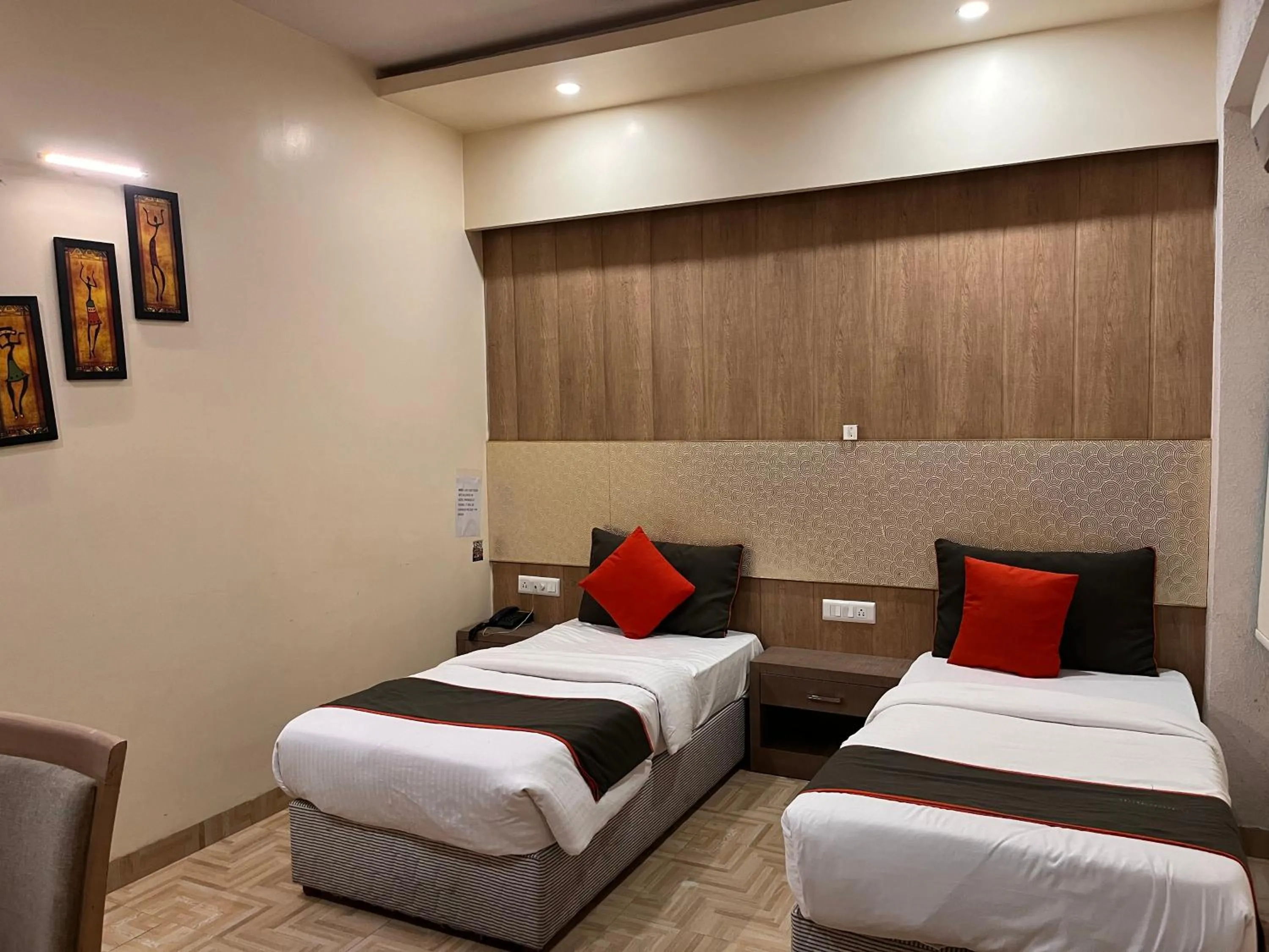 Hotel Ratana International