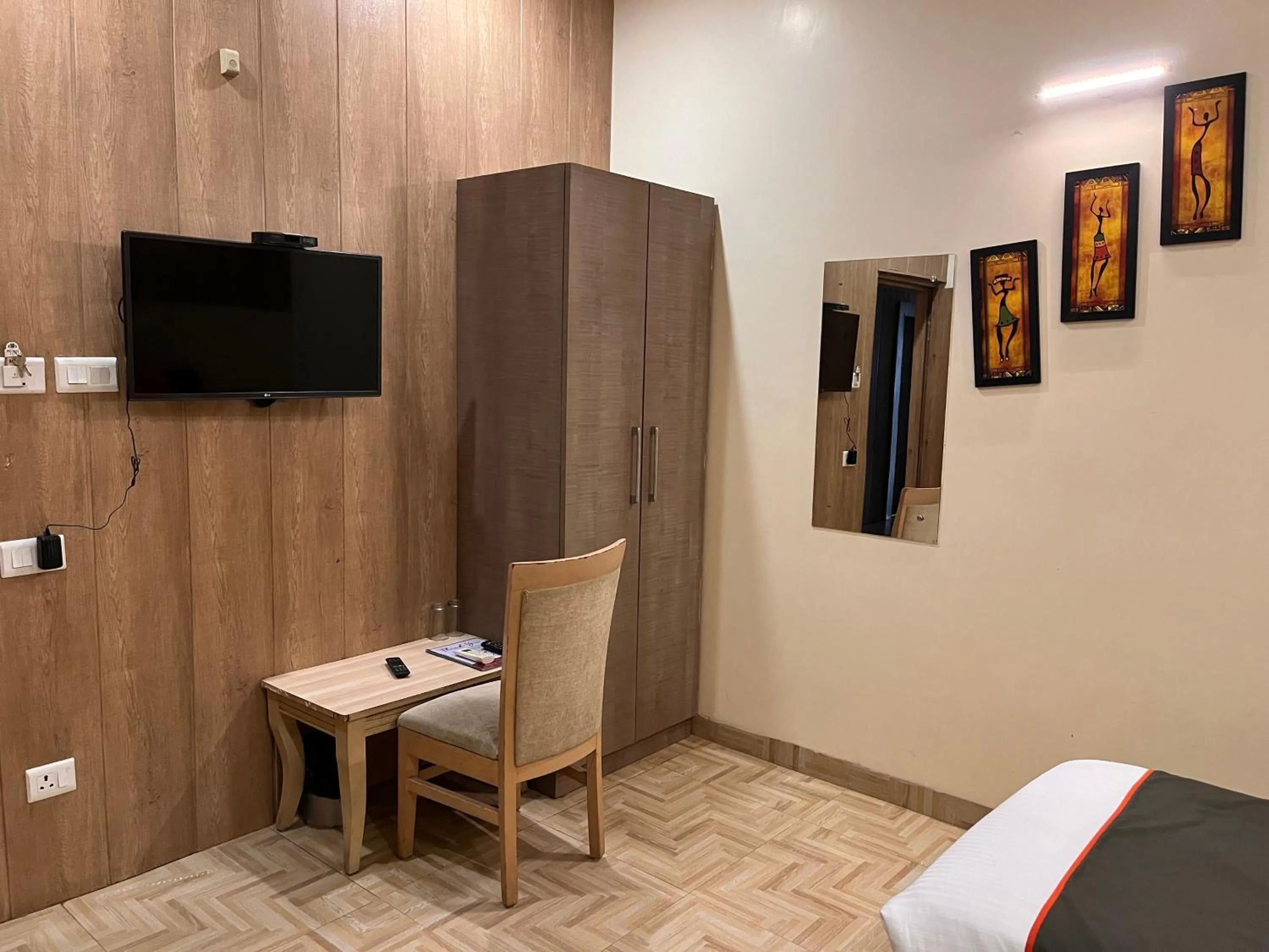 Hotel Ratana International