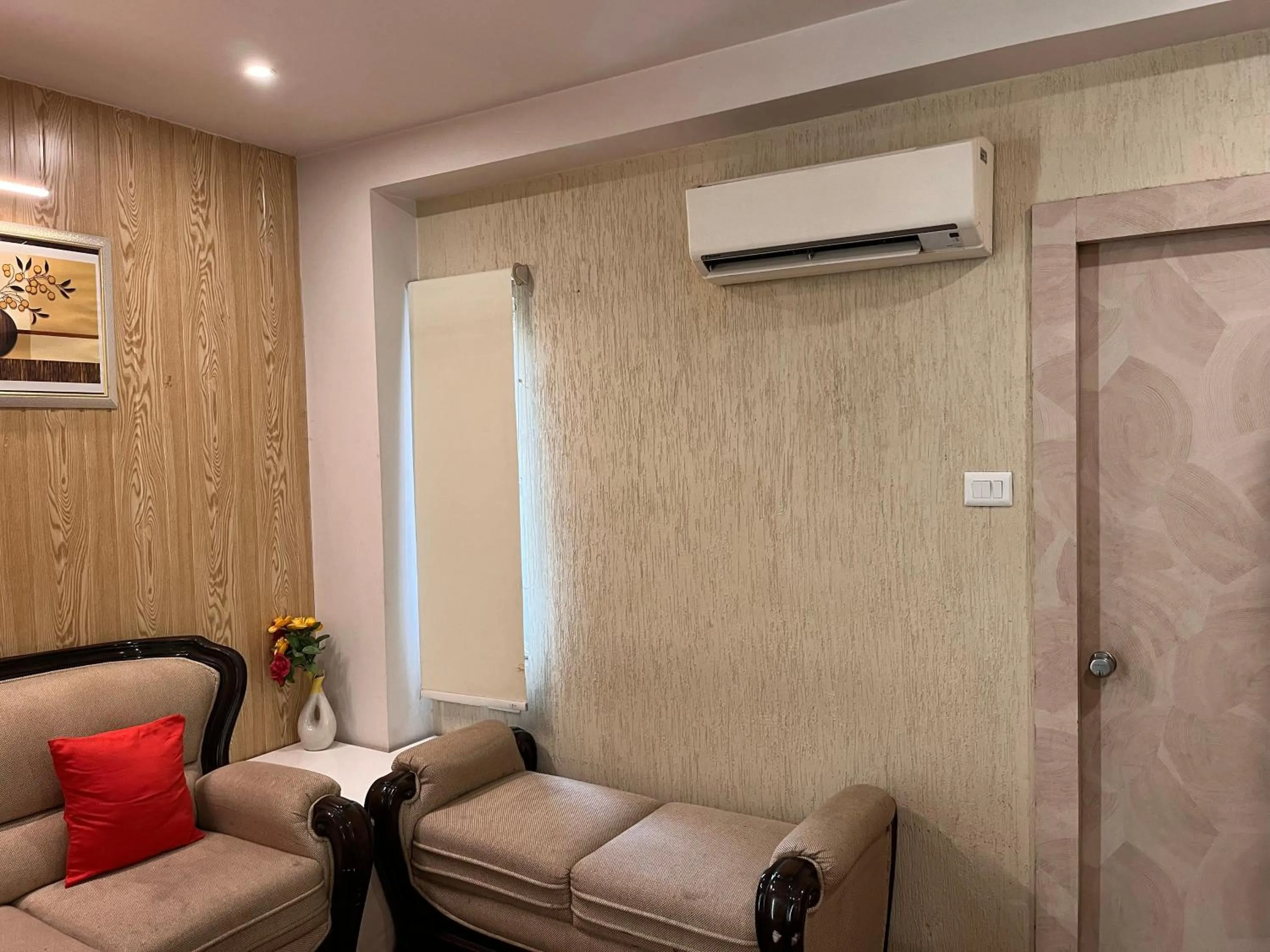 Hotel Ratana International