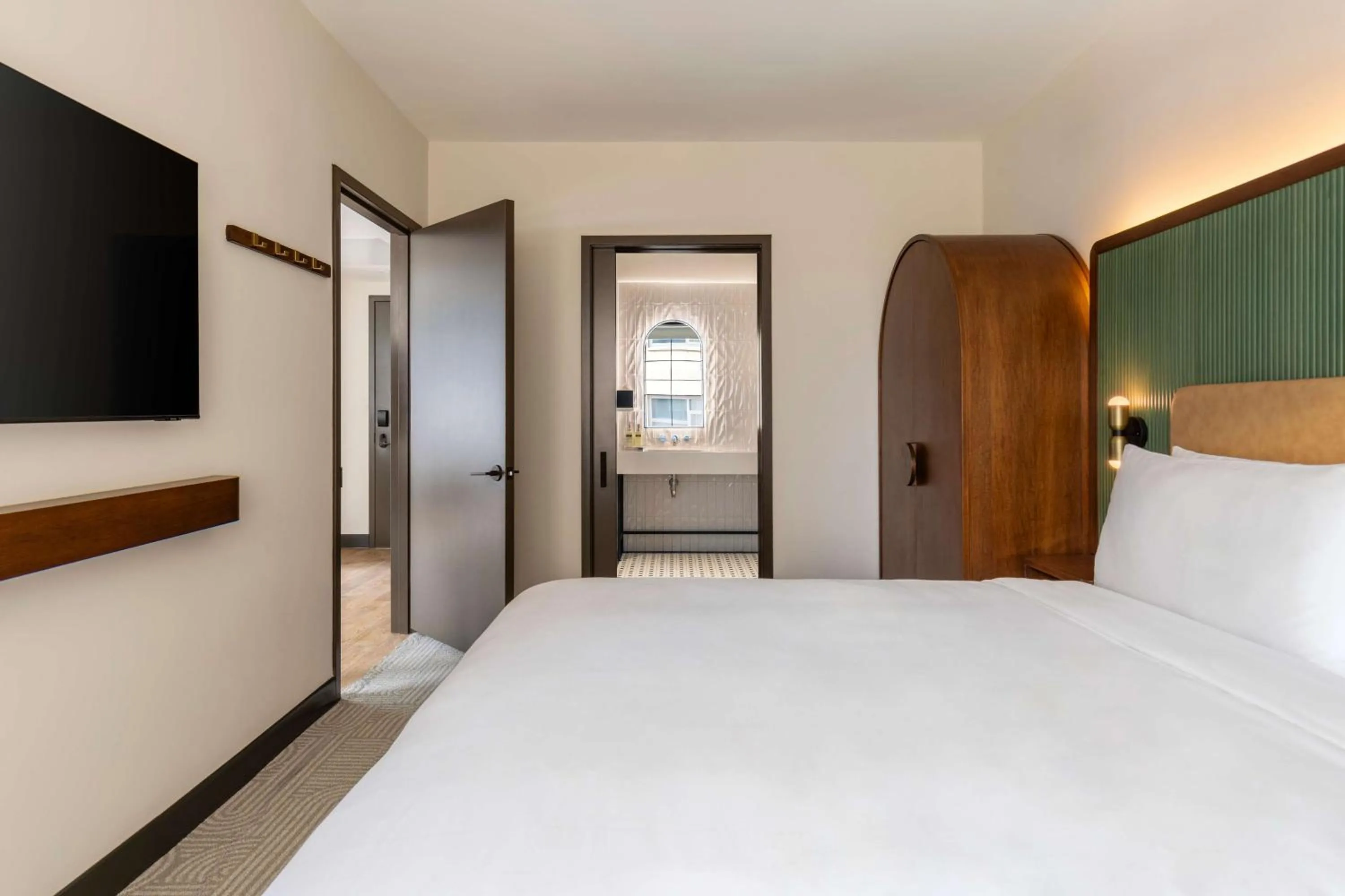 Bedroom, Bed in Arlo Washington DC