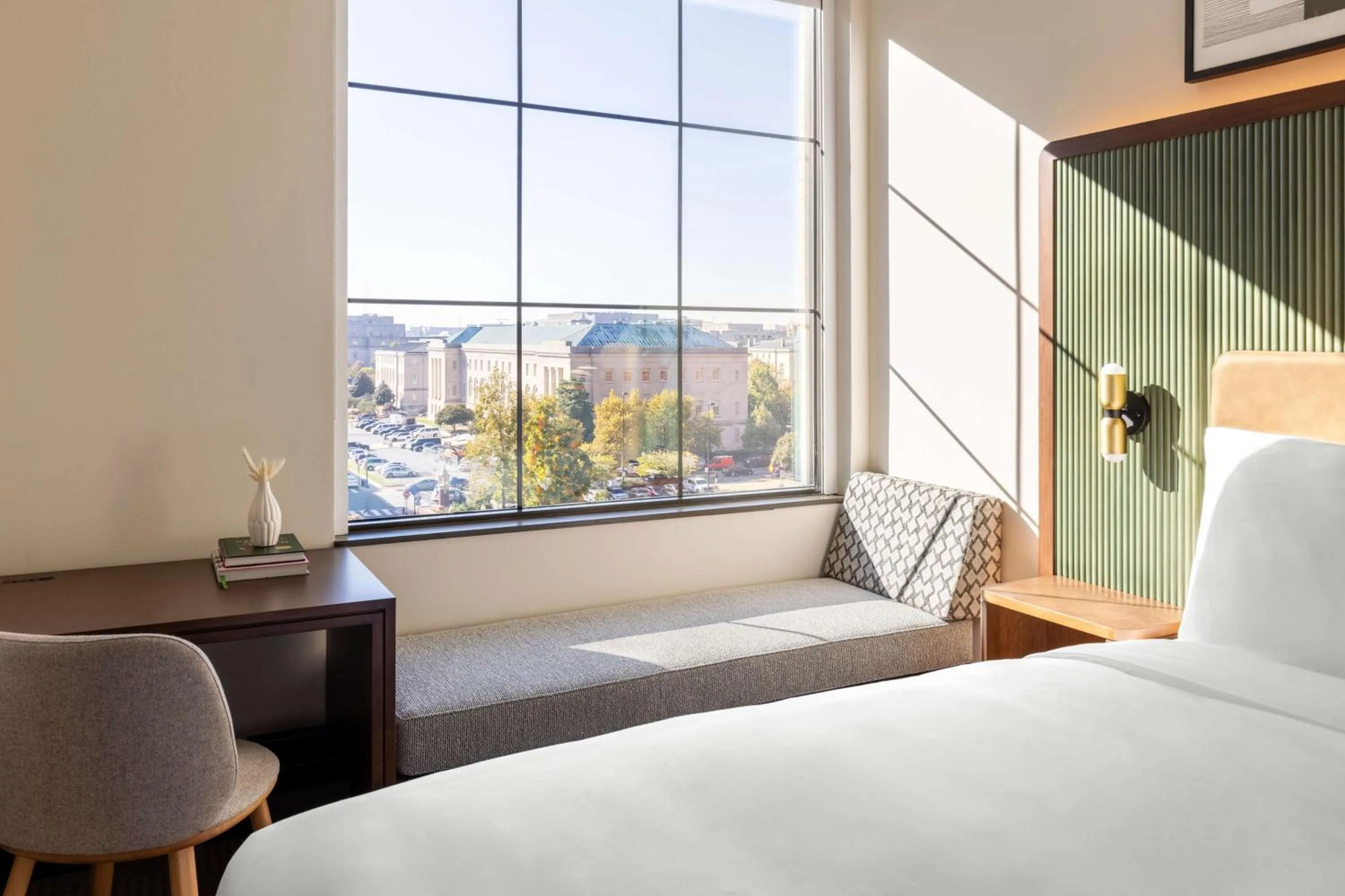 Bedroom, Bed in Arlo Washington DC