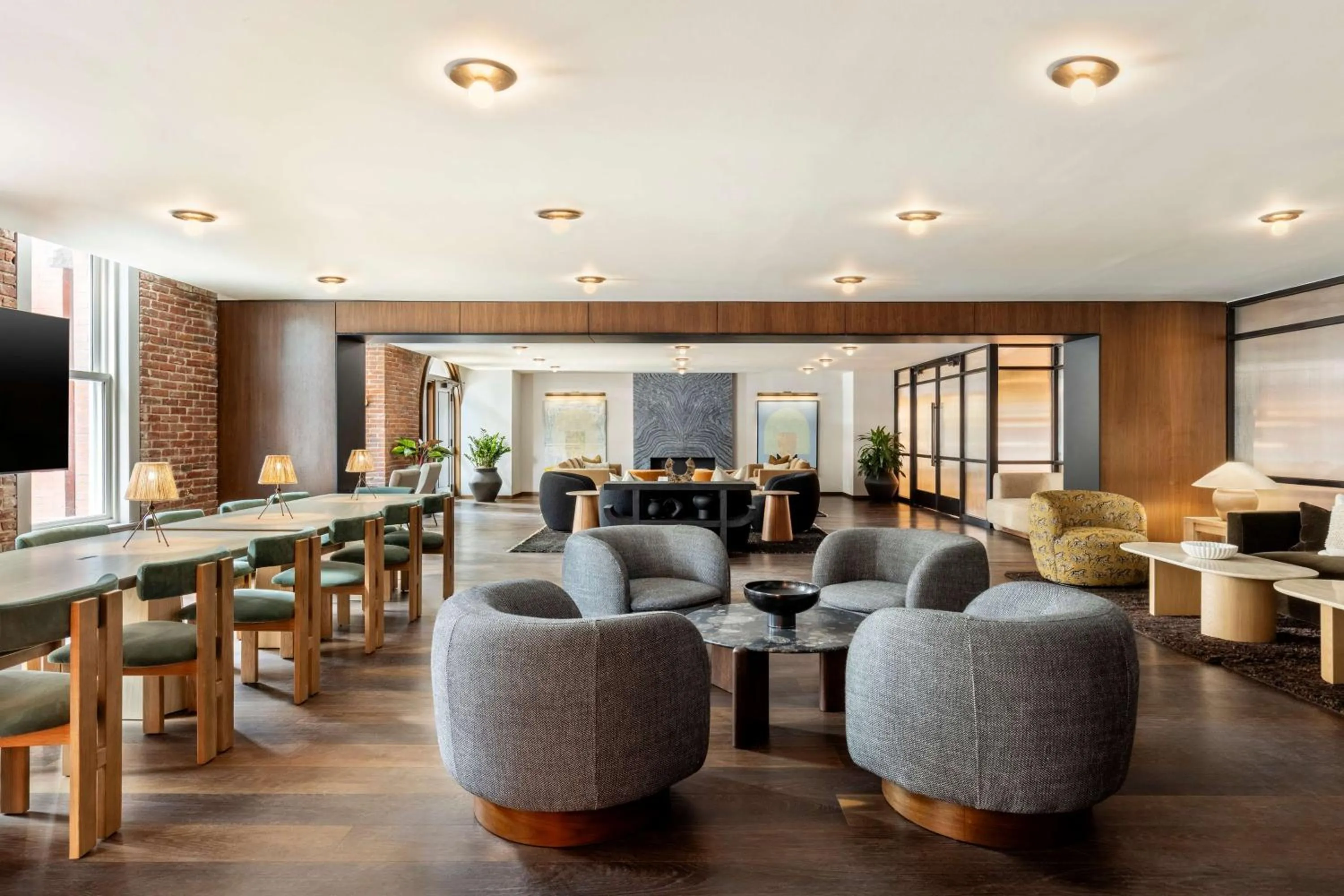 Communal lounge/ TV room in Arlo Washington DC