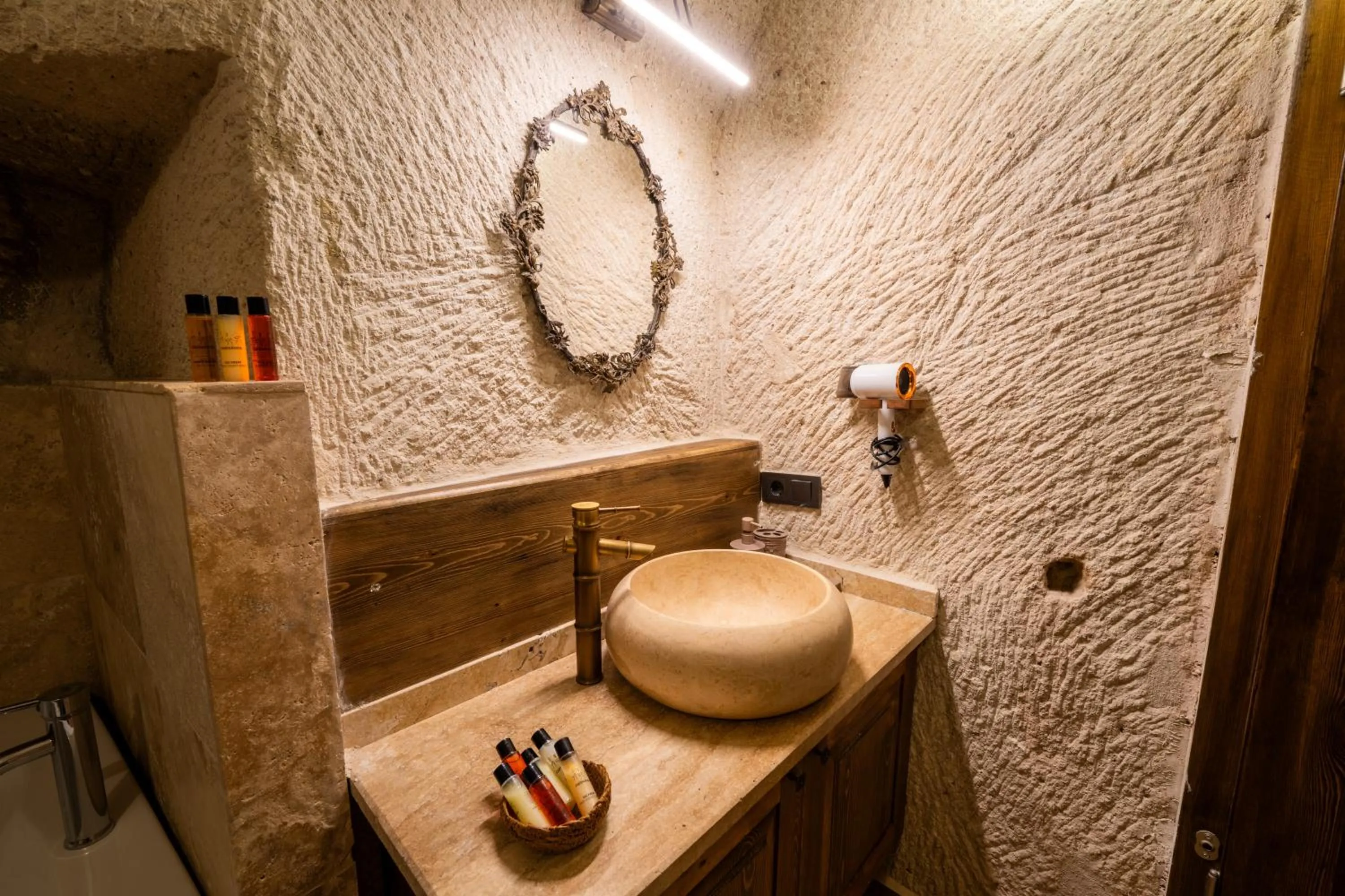 Shower in Library Cave House