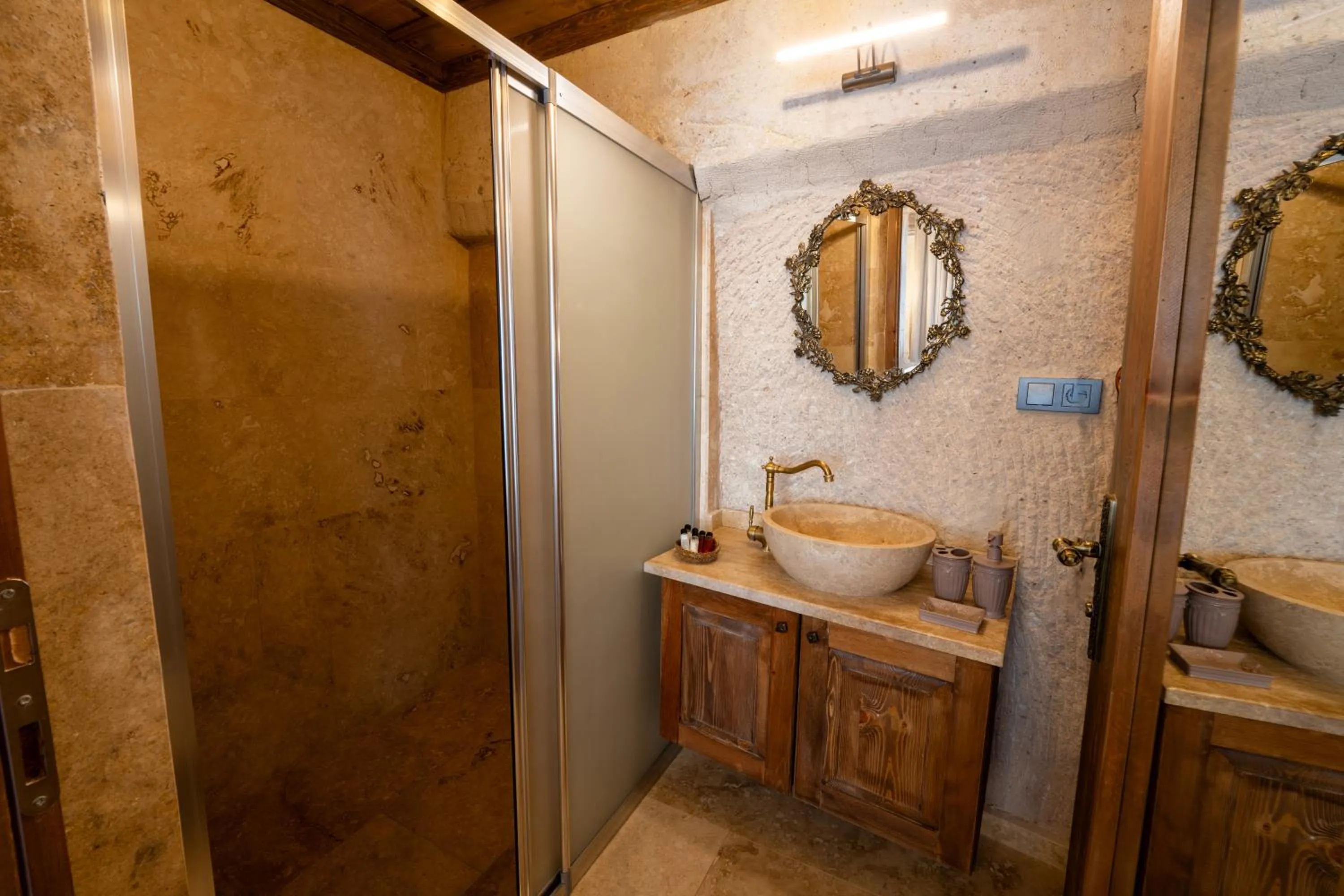 Shower in Library Cave House