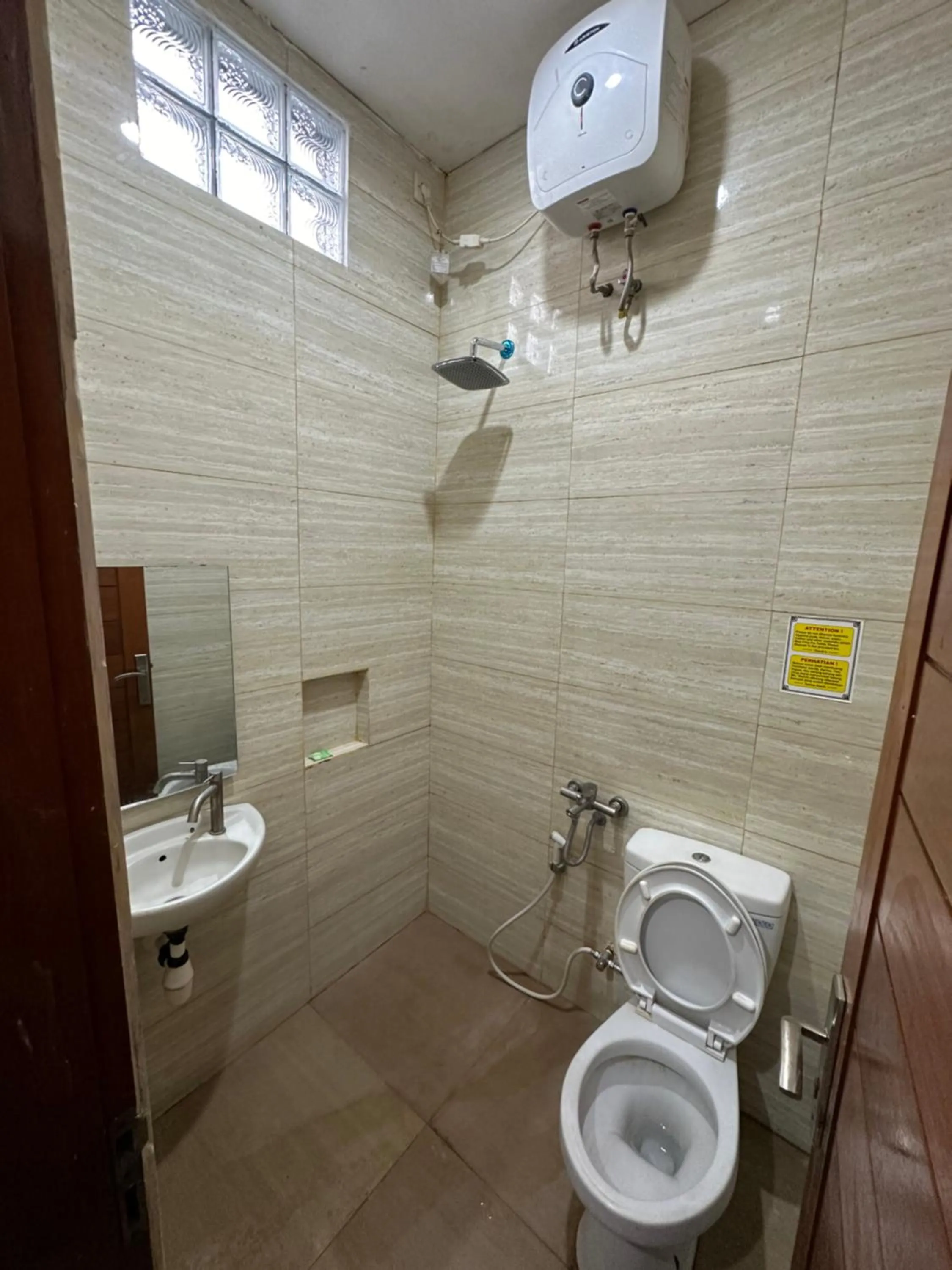 Kubu Alvian Guest House