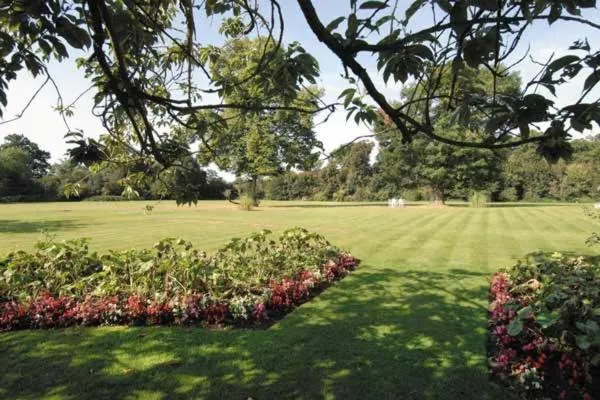 Grovefield House Hotel By Uno