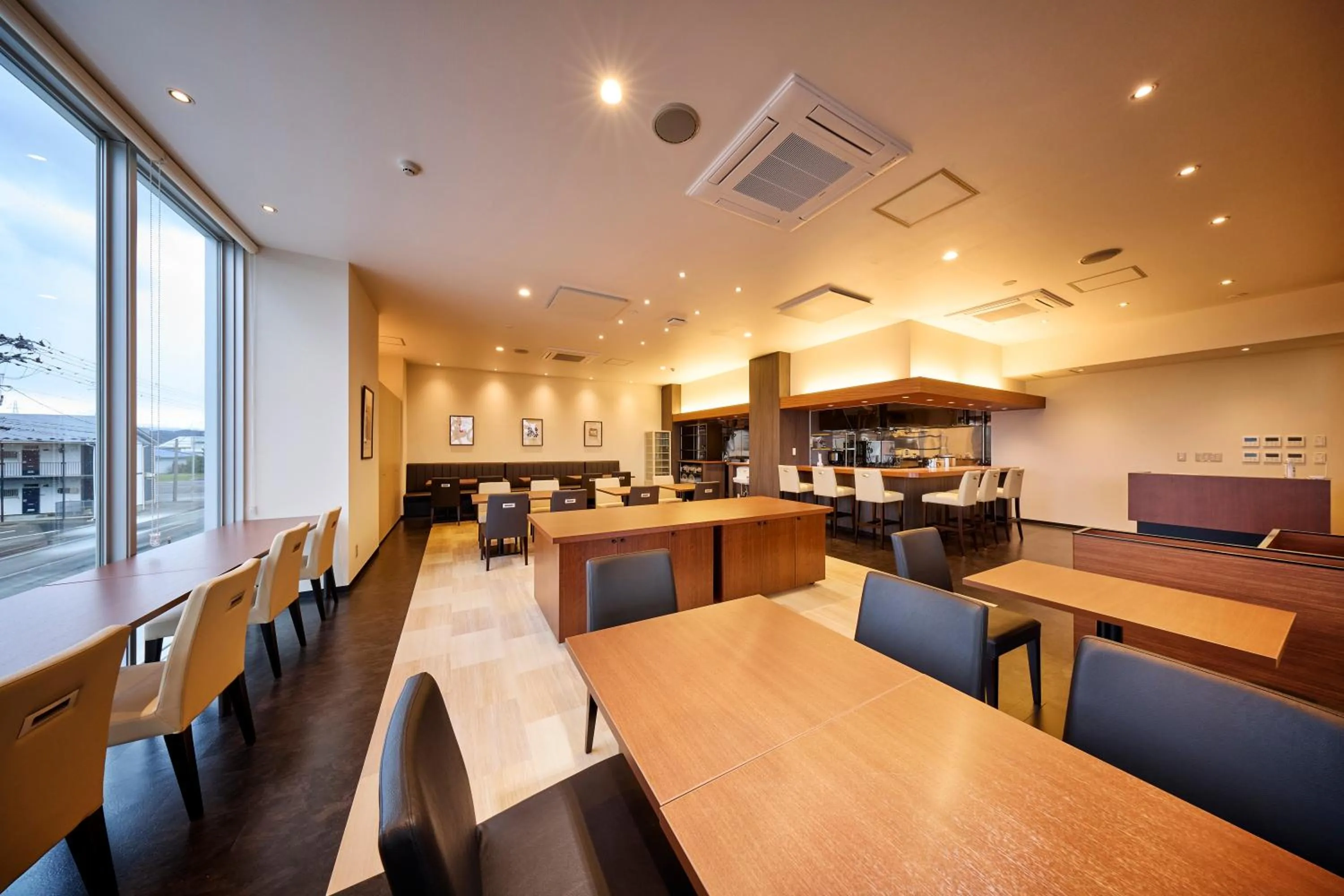 Restaurant/places to eat in Sunnemu Hotel in Honjo