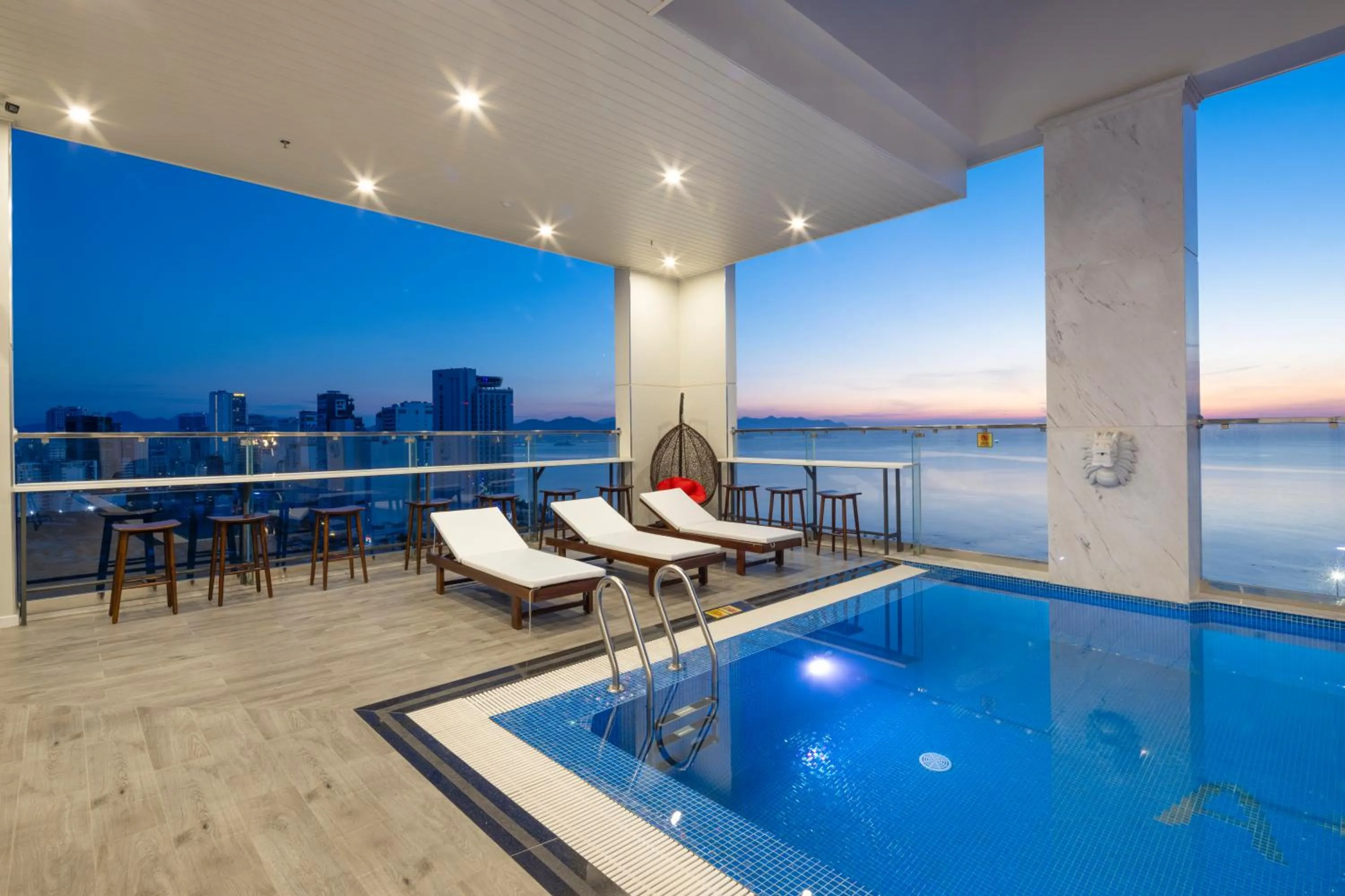 Pool view in Avari Hotel