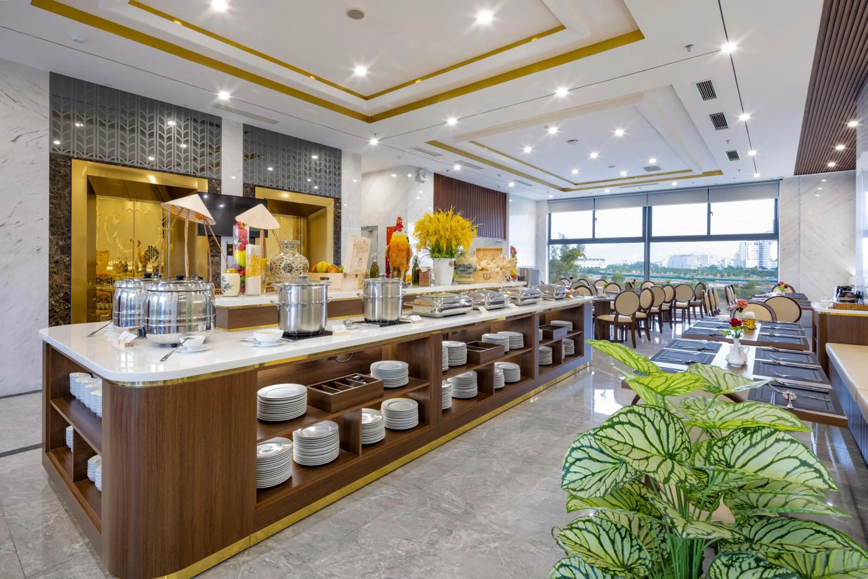 Restaurant/places to eat in Avari Hotel