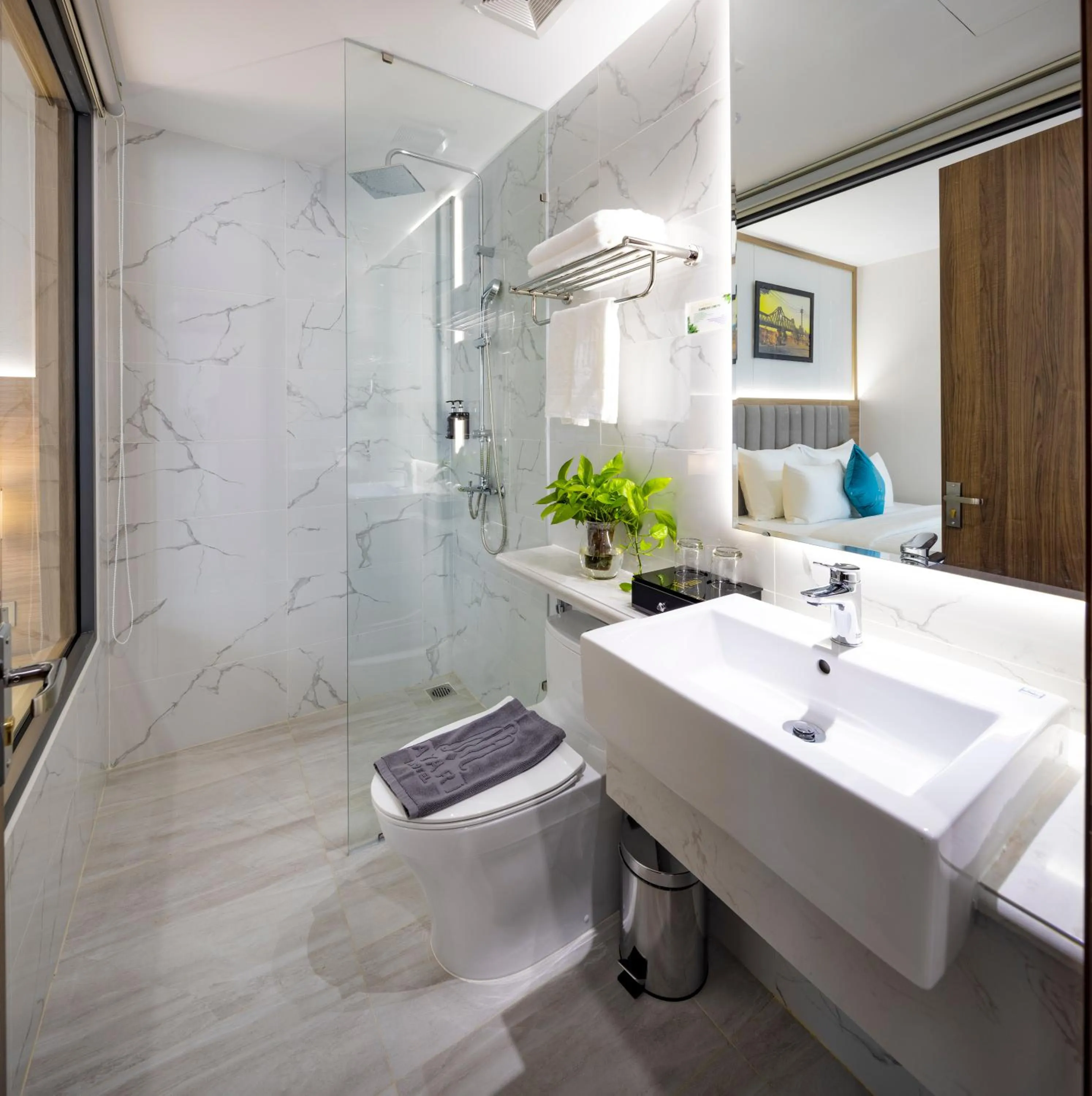 Bathroom in Avari Hotel