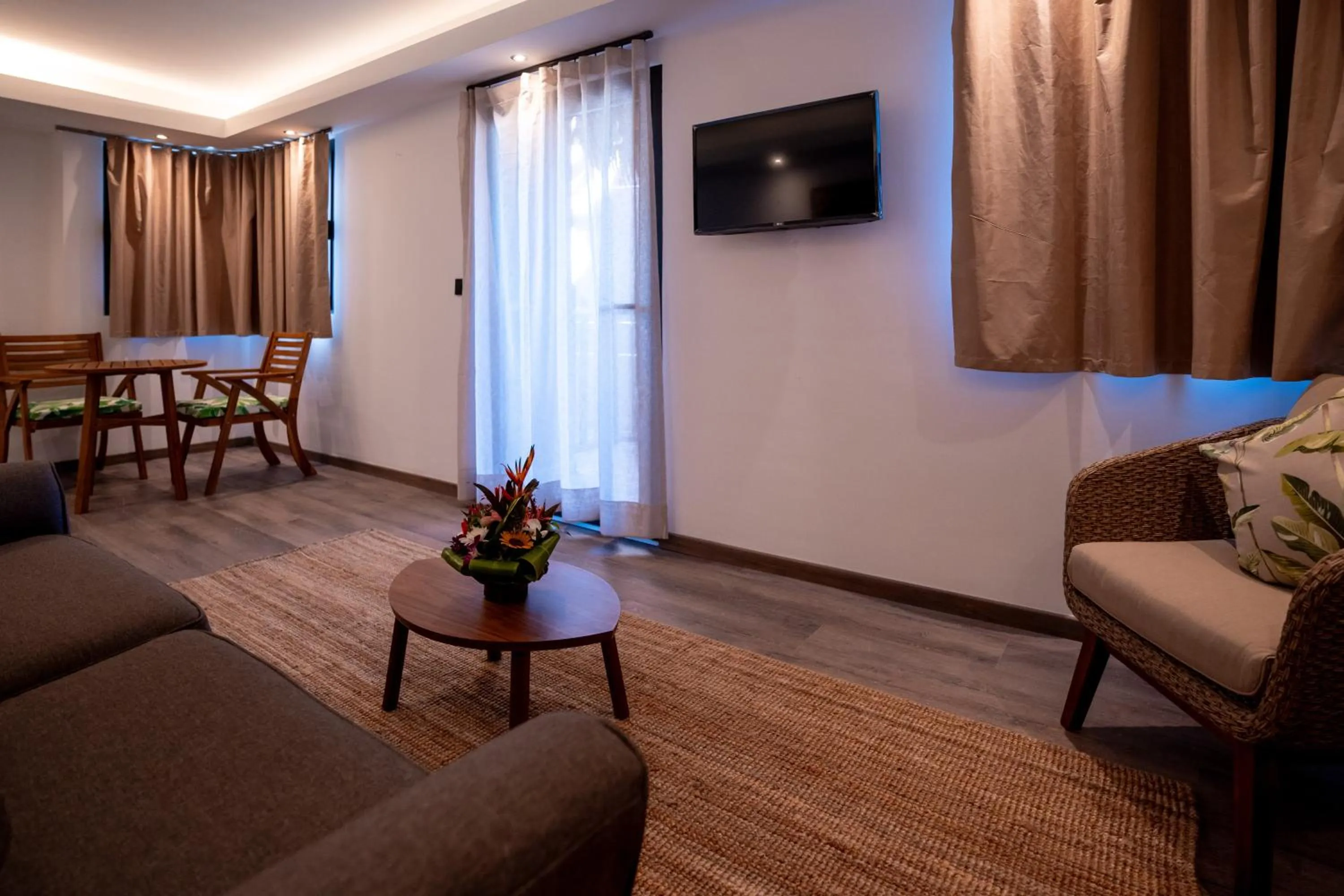 TV and multimedia in Maitai Express Tahiti