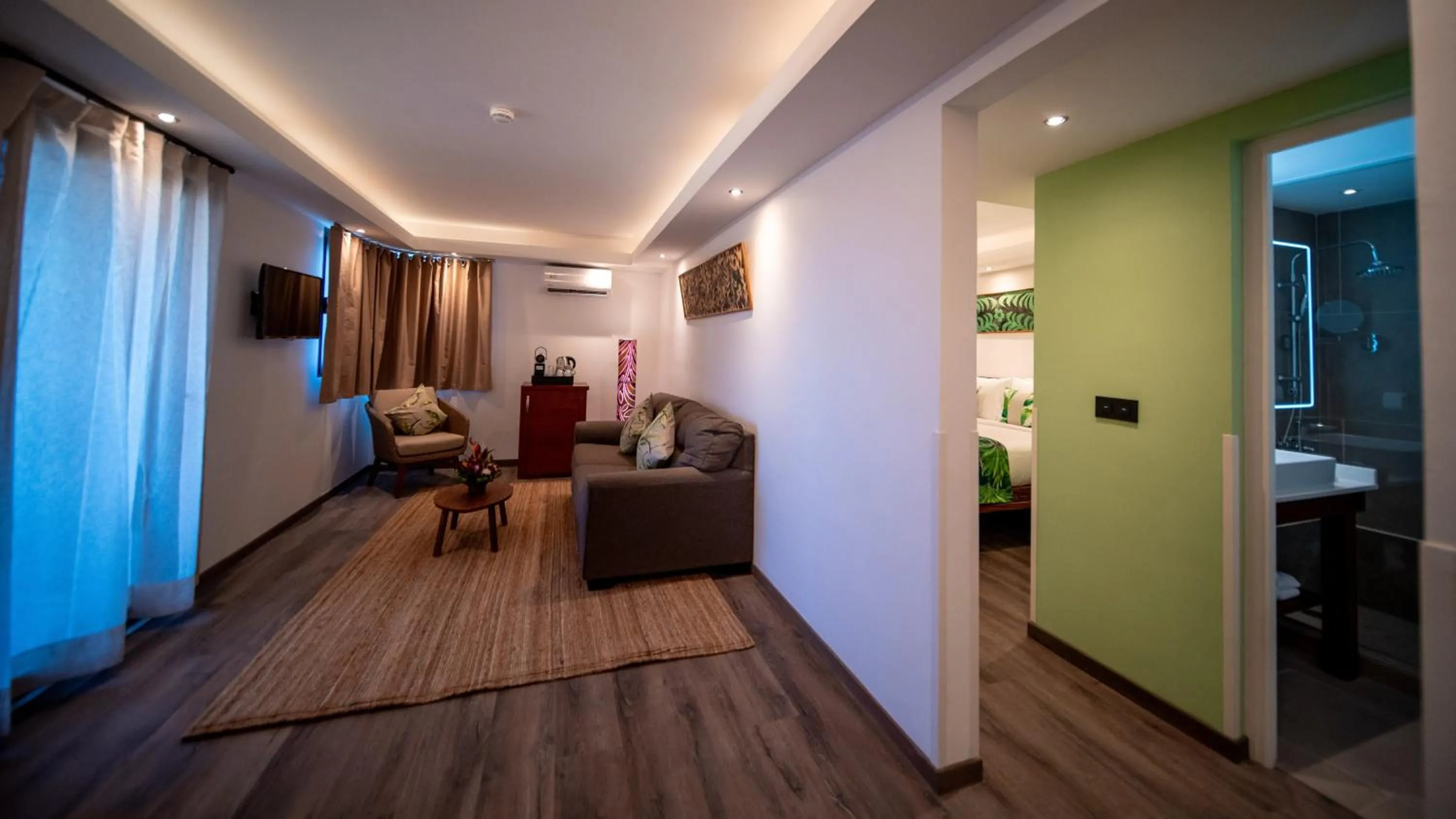 TV and multimedia in Maitai Express Tahiti