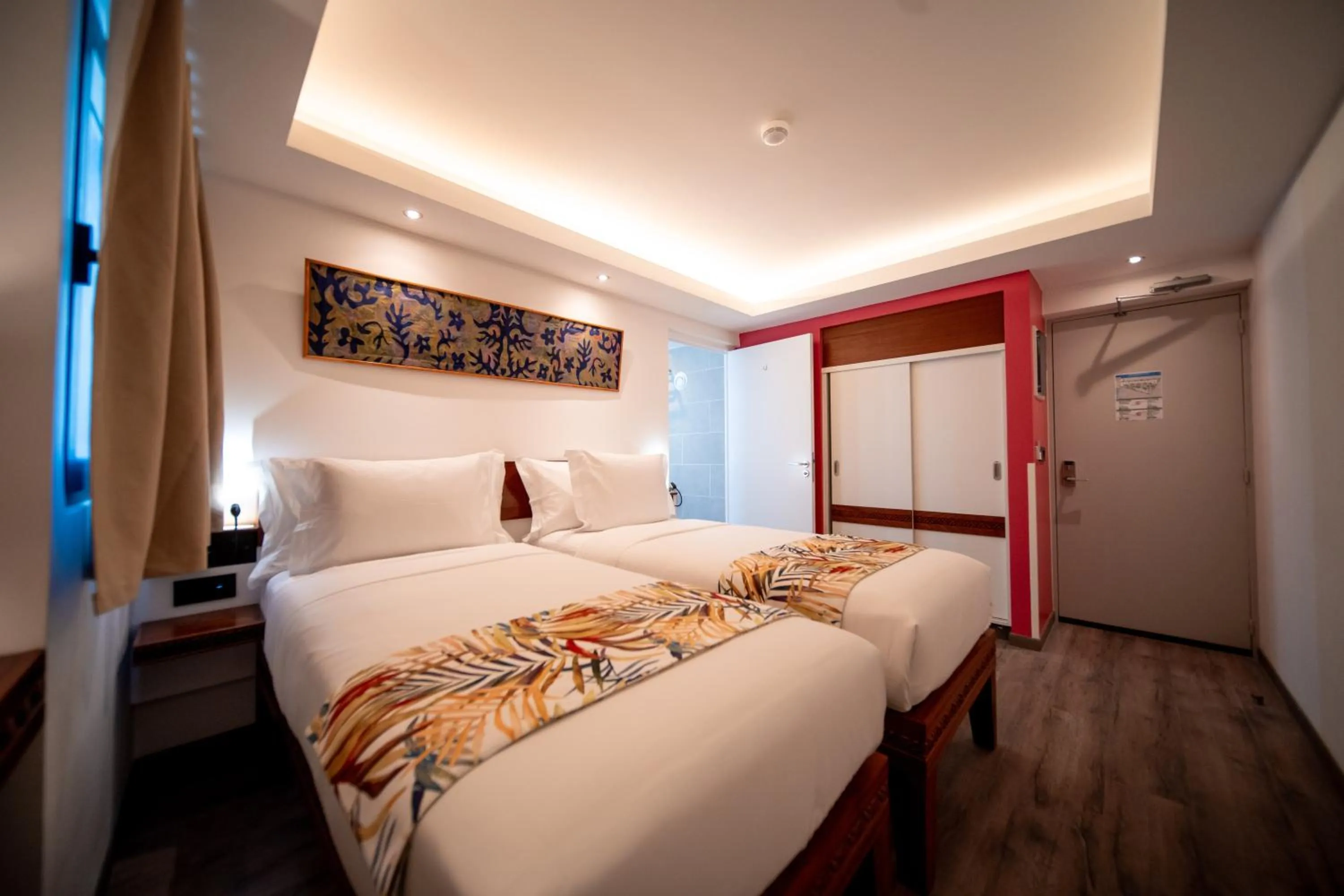 Photo of the whole room, Bed in Maitai Express Tahiti