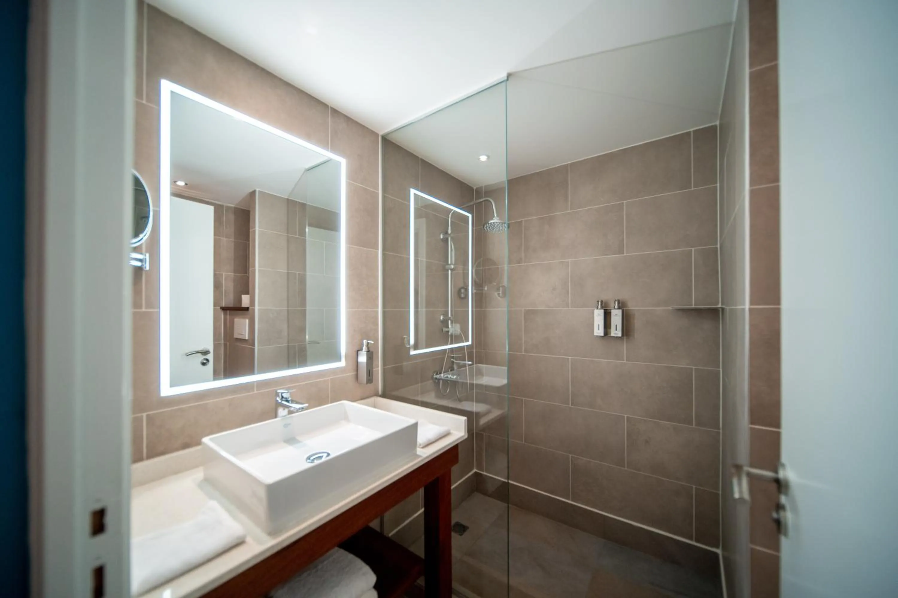 Shower in Maitai Express Tahiti