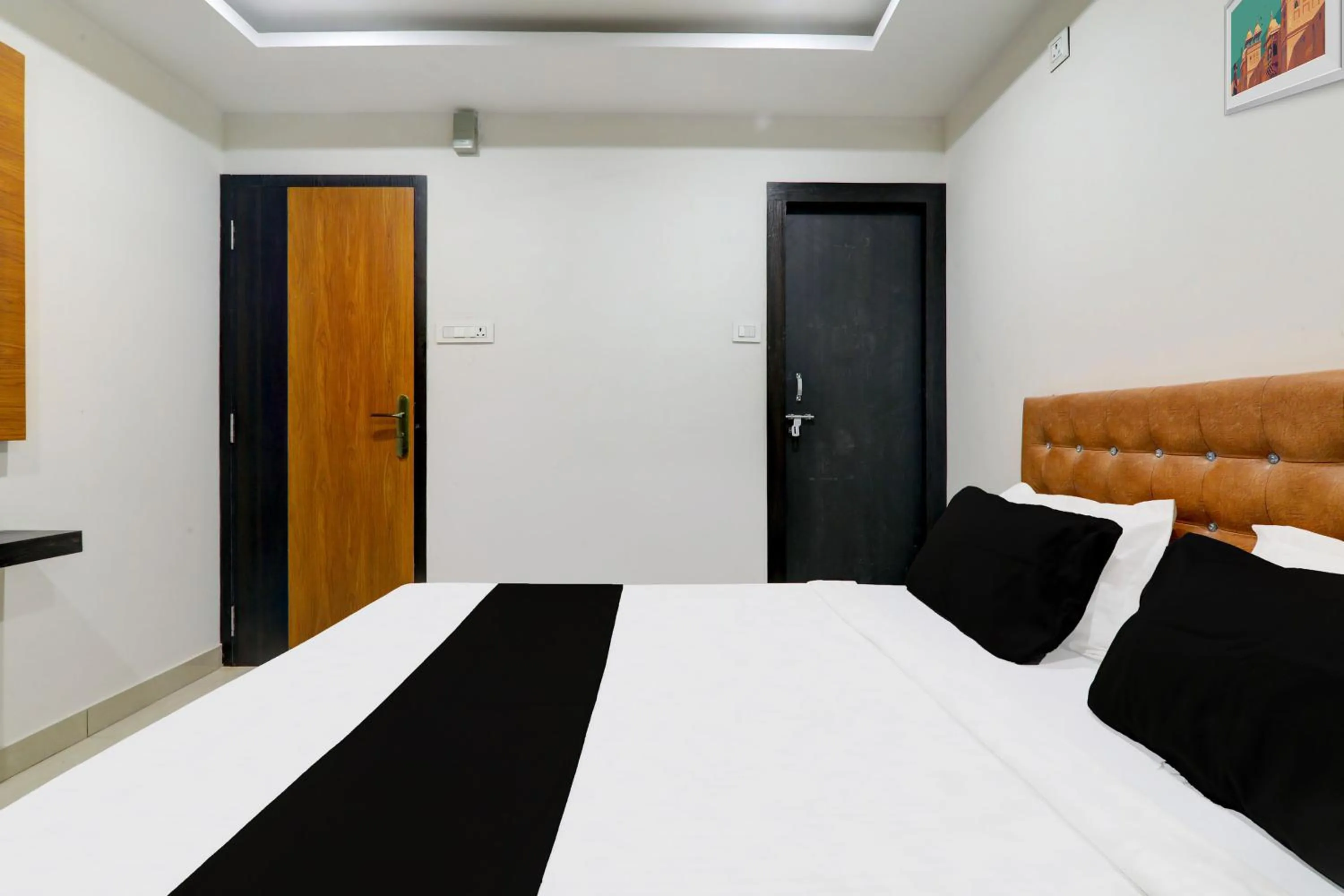 Bedroom, Bed in Hotel O by OYO Aayaansh