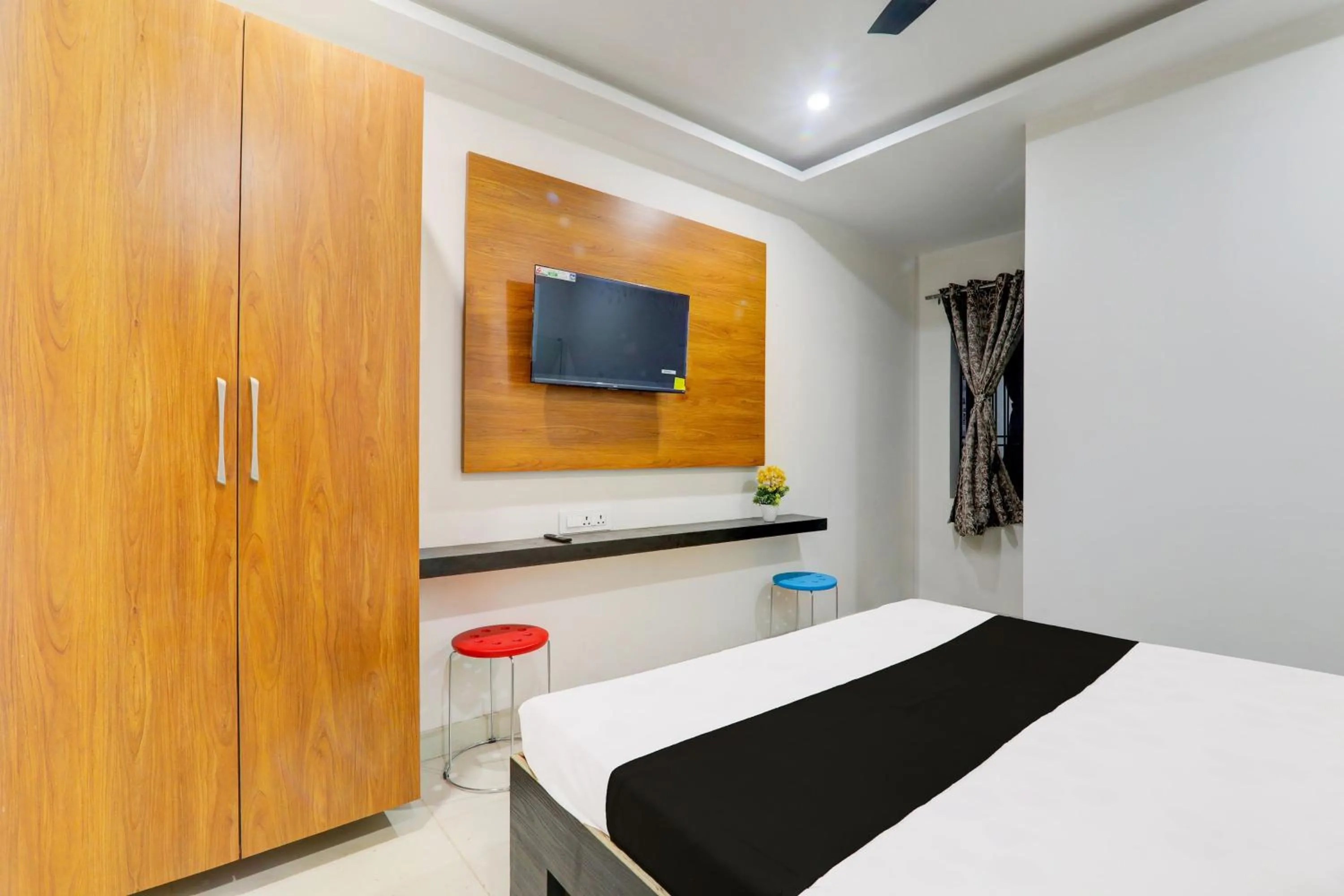 Bedroom, Bed in Hotel O by OYO Aayaansh