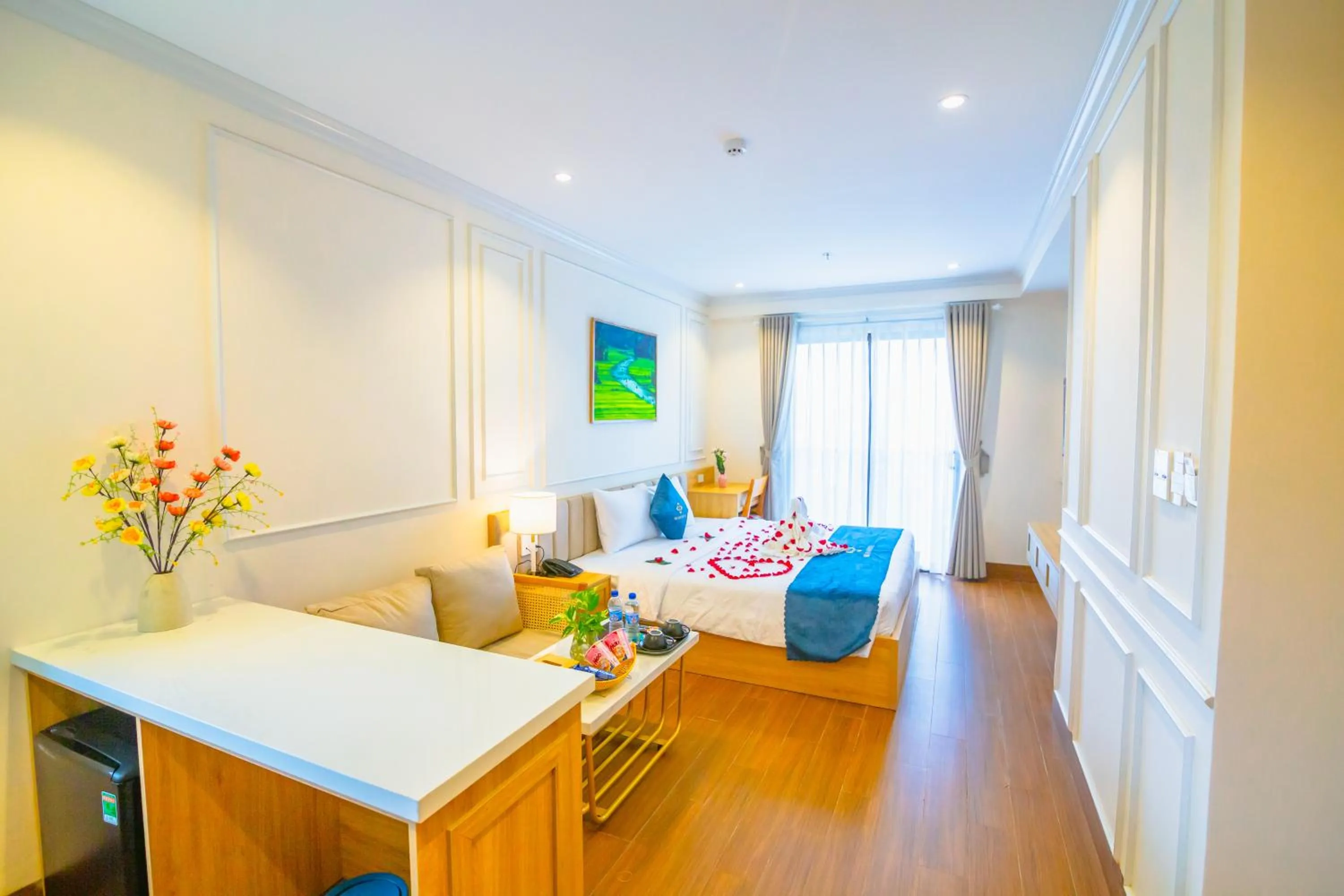 Bed in MiAn Hotel Danang - Infinity Pool