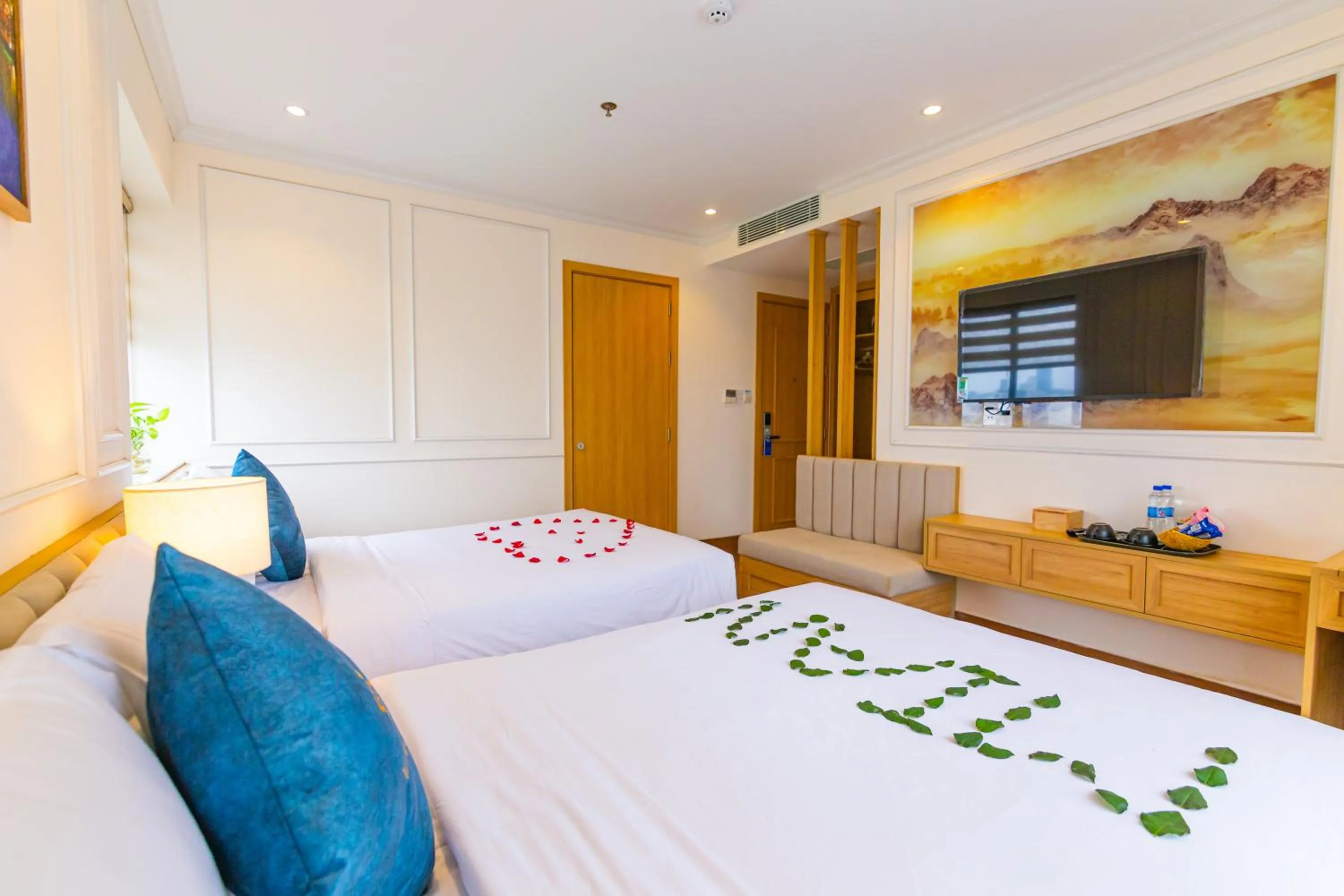 Bed in MiAn Hotel Danang - Infinity Pool