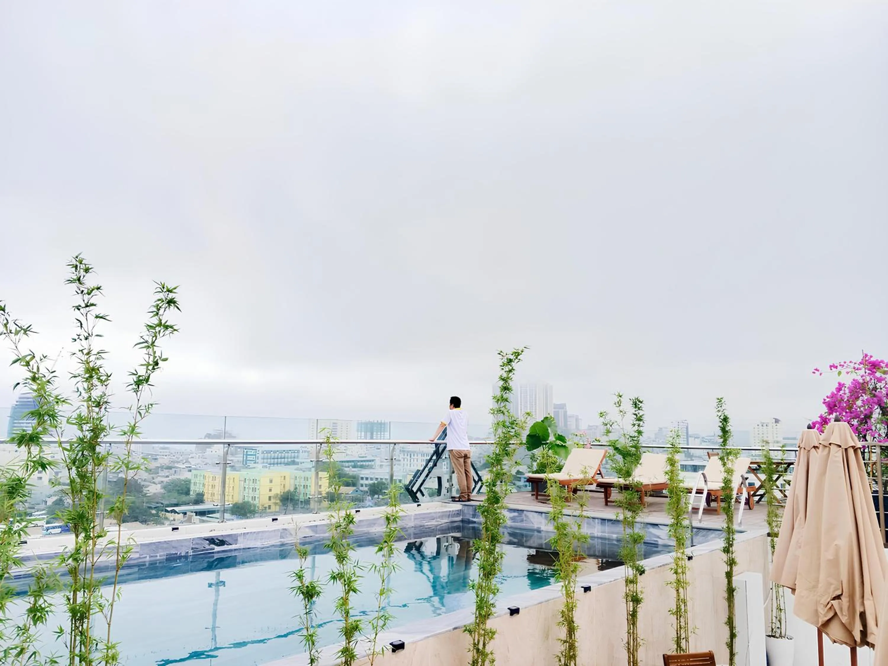 Day in MiAn Hotel Danang - Infinity Pool