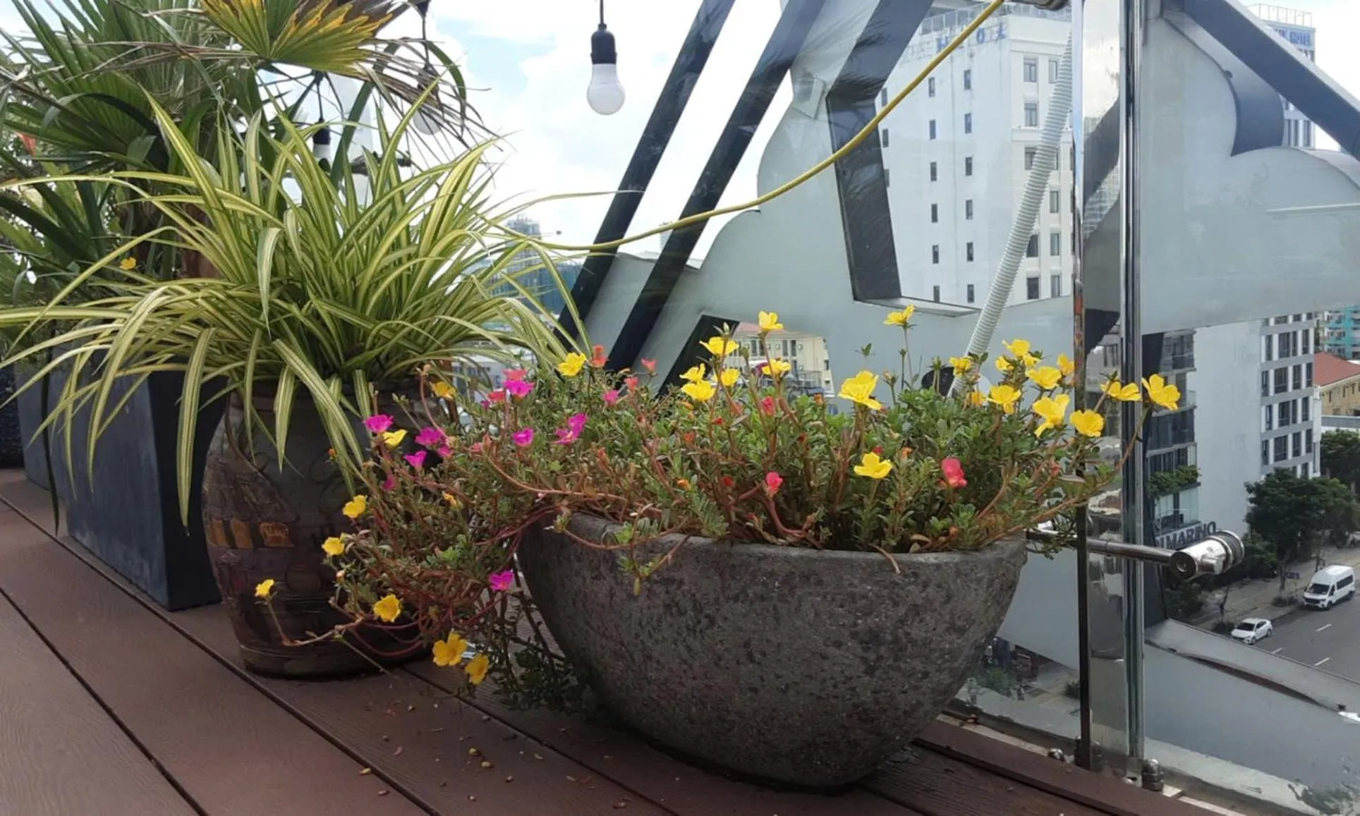 Swimming pool in MiAn Hotel Danang - Infinity Pool