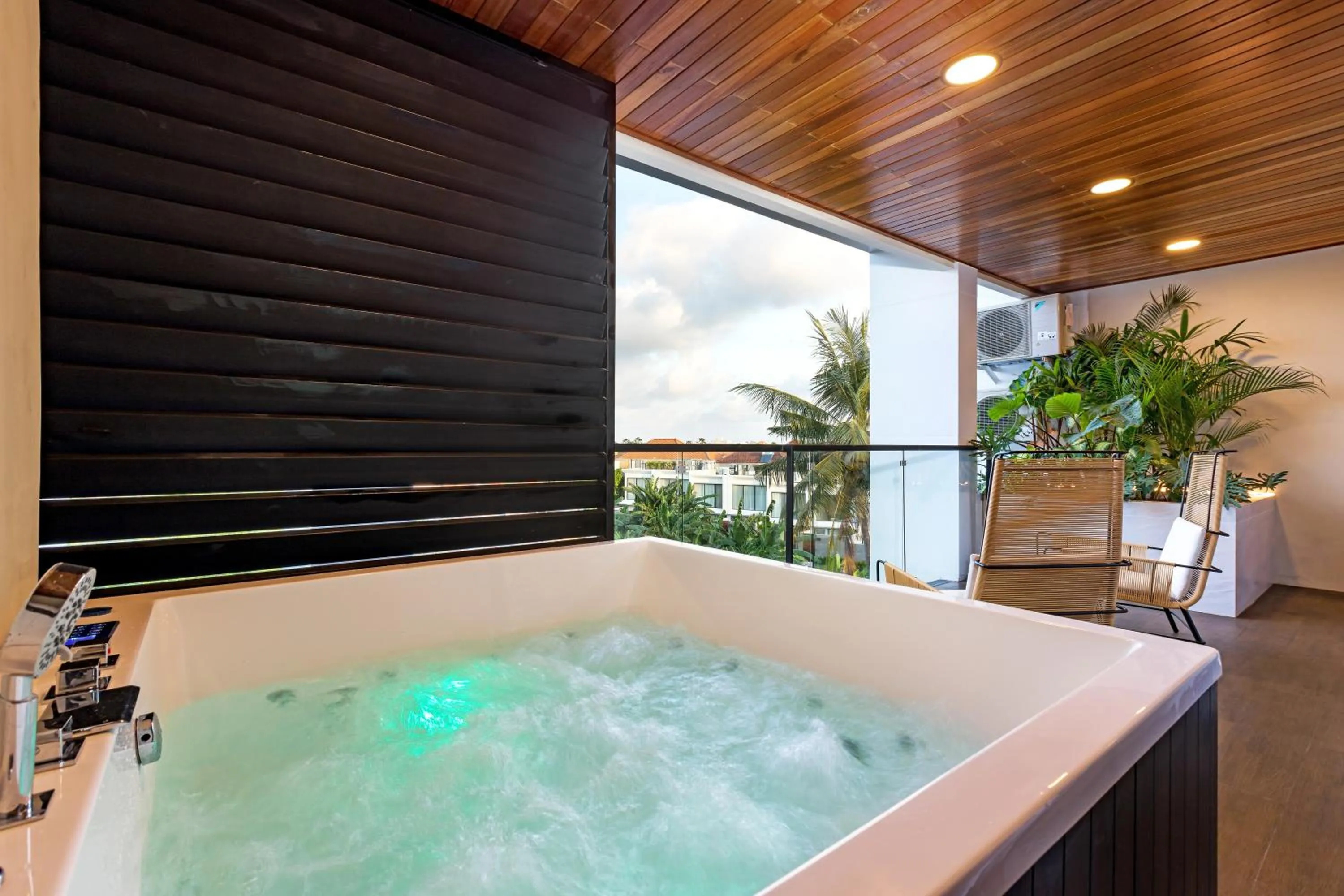 Hot Tub in Alex Villas Complex N4