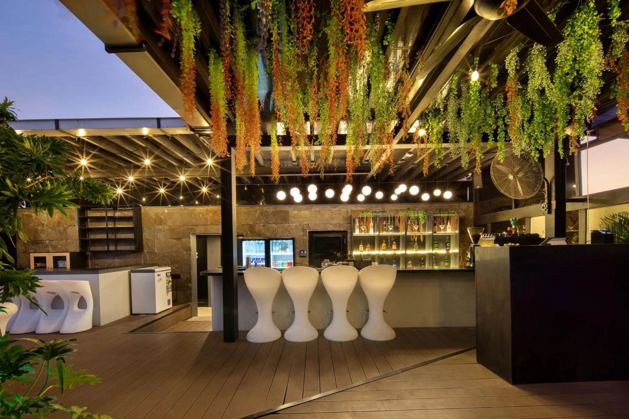 Restaurant/places to eat in Alex Villas Complex N4