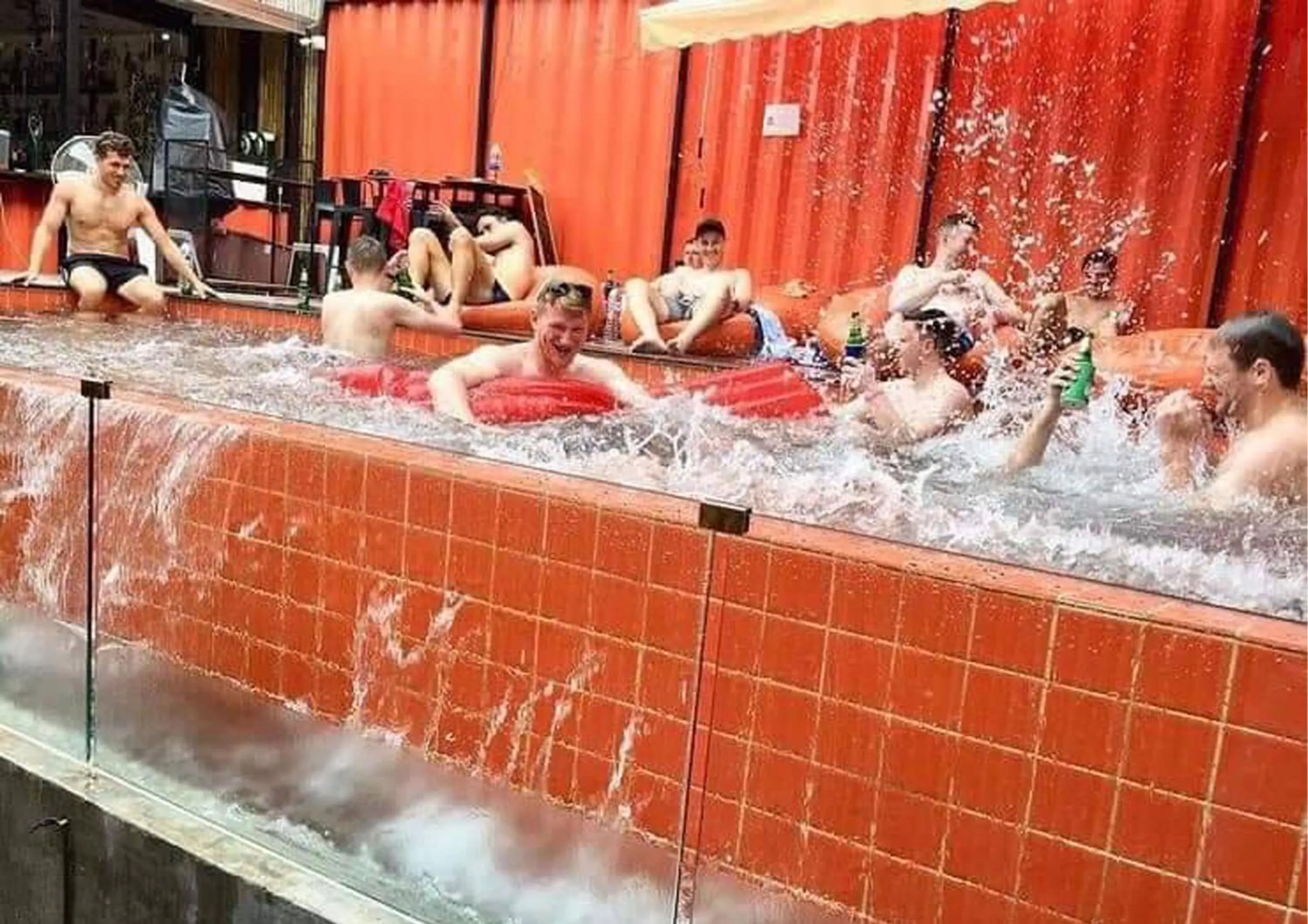 Swimming pool in Ubox samui hostel & Bungalow - Chaweng beach