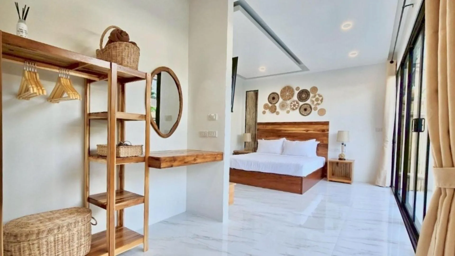 Photo of the whole room, Bed in Ubox samui hostel & Bungalow - Chaweng beach